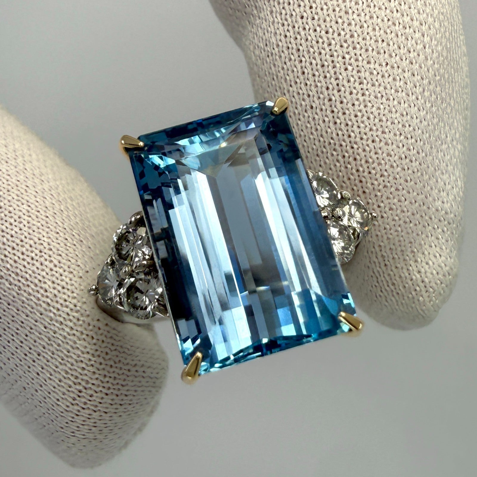 9.34ct Fine Santa Maria Blue Emerald Cut Aquamarine And Diamond Platinum Ring — view 4
