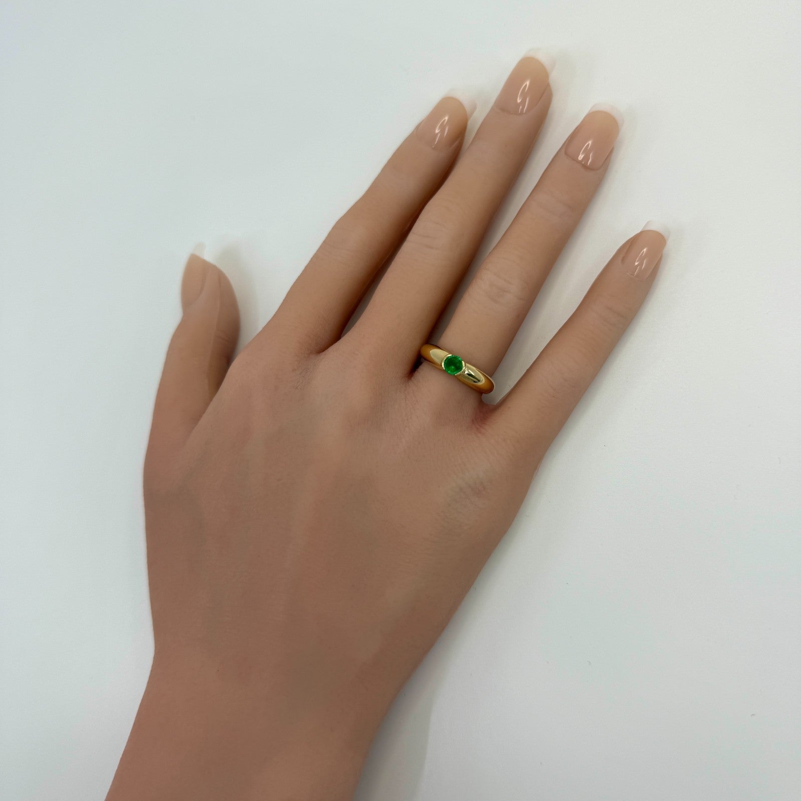 Vintage Cartier Round Emerald Shelly Ellipse 18k Yellow Gold Solitaire Ring 5 4 — view 3