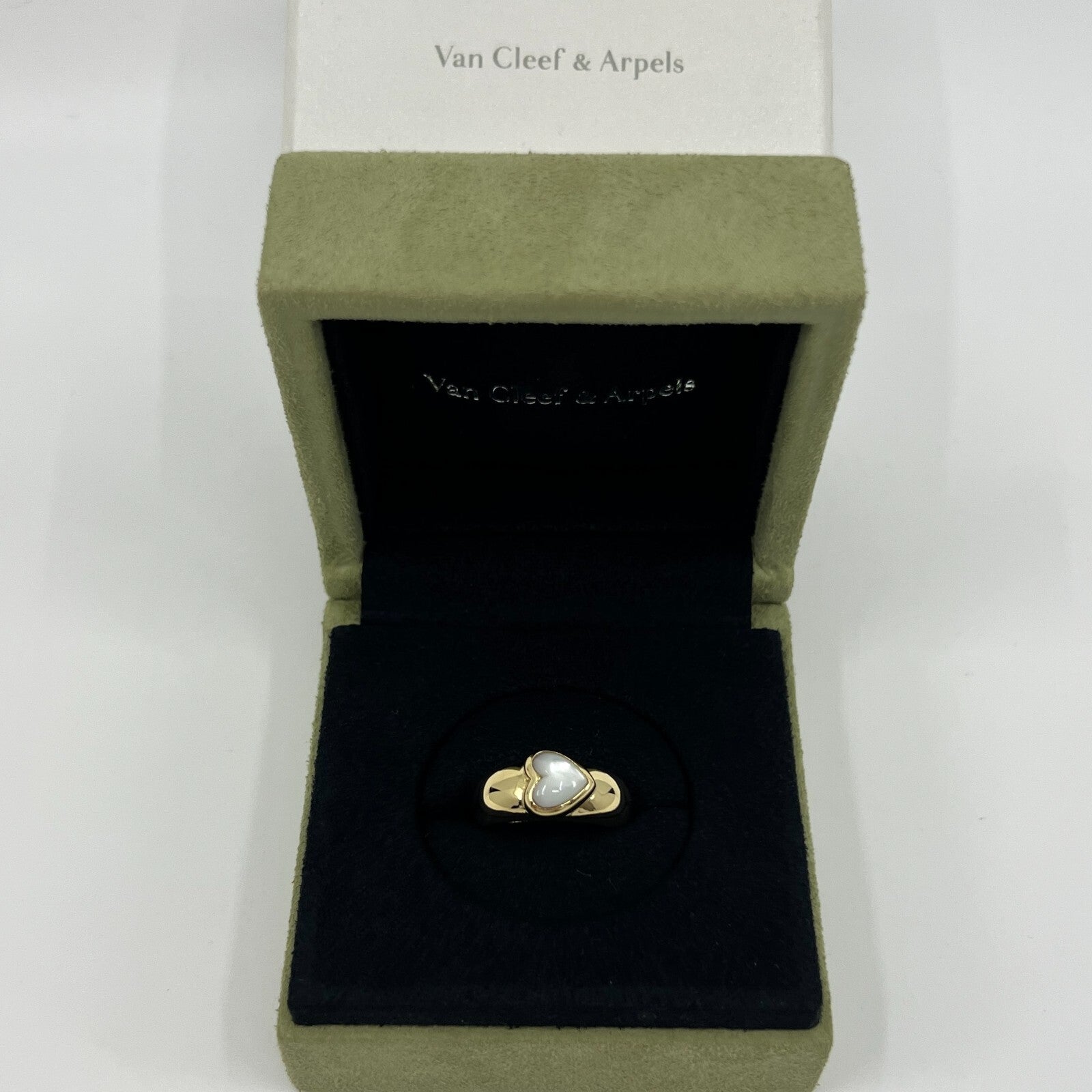 Vintage Van Cleef & Arpels Mother Of Pearl Heart Cut 18k Yellow Gold Dome Ring — view 2