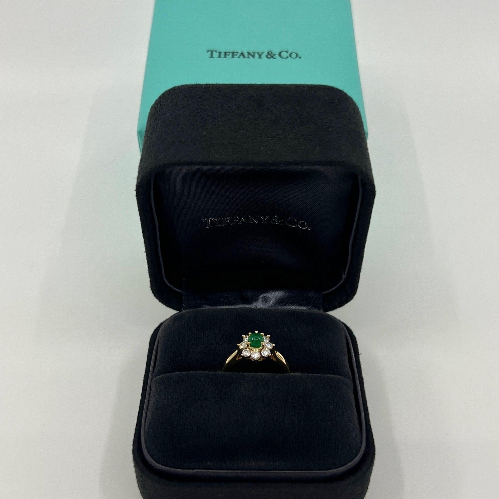 Fine Tiffany & Co Round Emerald Diamond 18k Gold Cluster 'Buttercup' Flower Ring — view 3