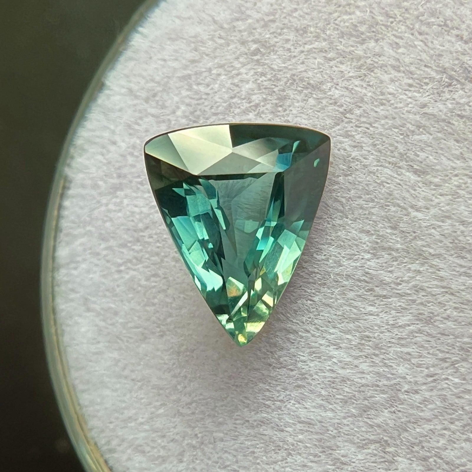 GIA CERTIFIED 1.64ct Sapphire Vivid Green Blue UNTREATED Triangle Cut Gemstone — view 3