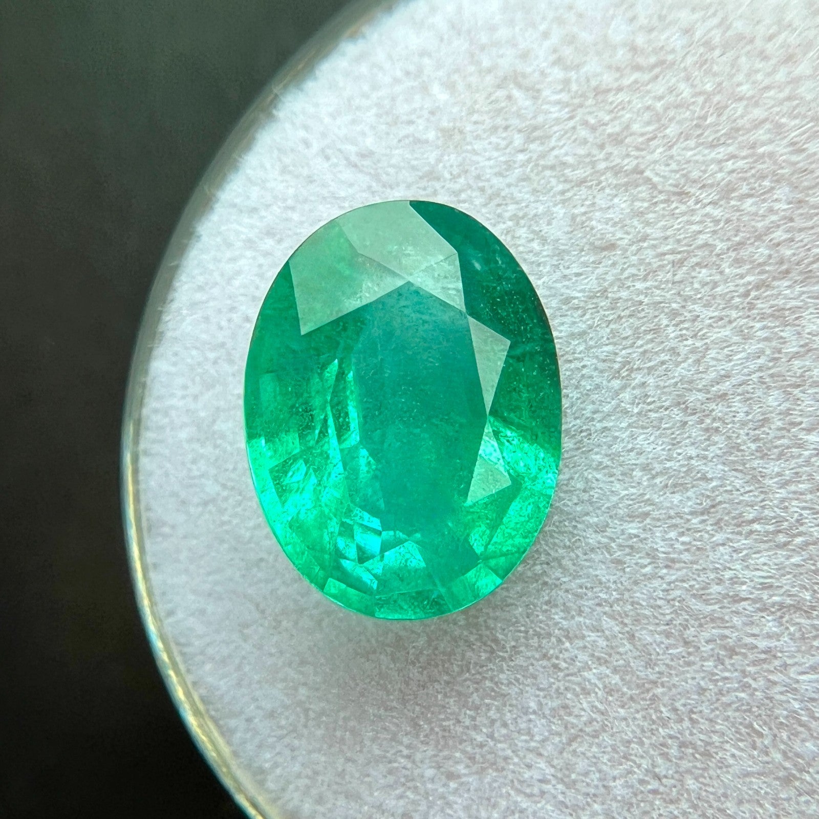 GIA CERTIFIED 2.92ct Natural VIVID Green Emerald Oval Cut 11x8.4mm MINOR OIL — view 3