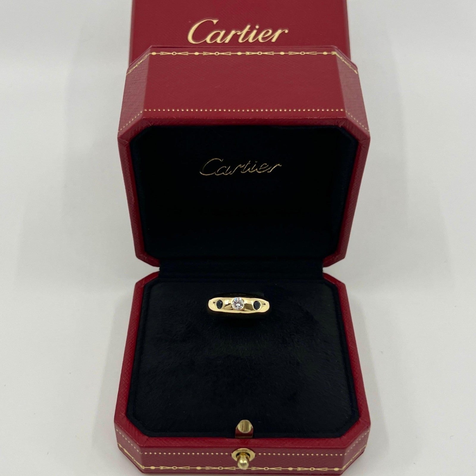 Cartier Diamond And Blue Sapphire 18k Yellow Gold Three Stone Dome Daphne Ring — view 2