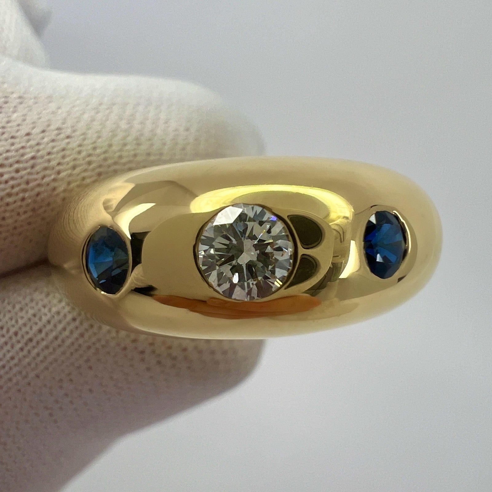 Cartier Diamond And Blue Sapphire 18k Yellow Gold Three Stone Dome Daphne Ring — view 3