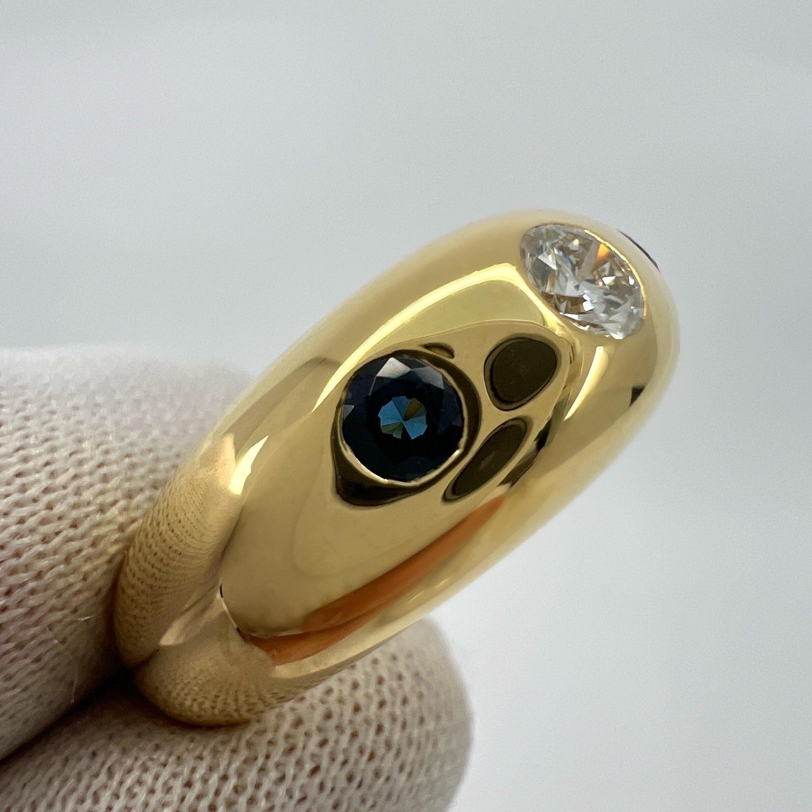 Cartier Diamond And Blue Sapphire 18k Yellow Gold Three Stone Dome Daphne Ring — view 4