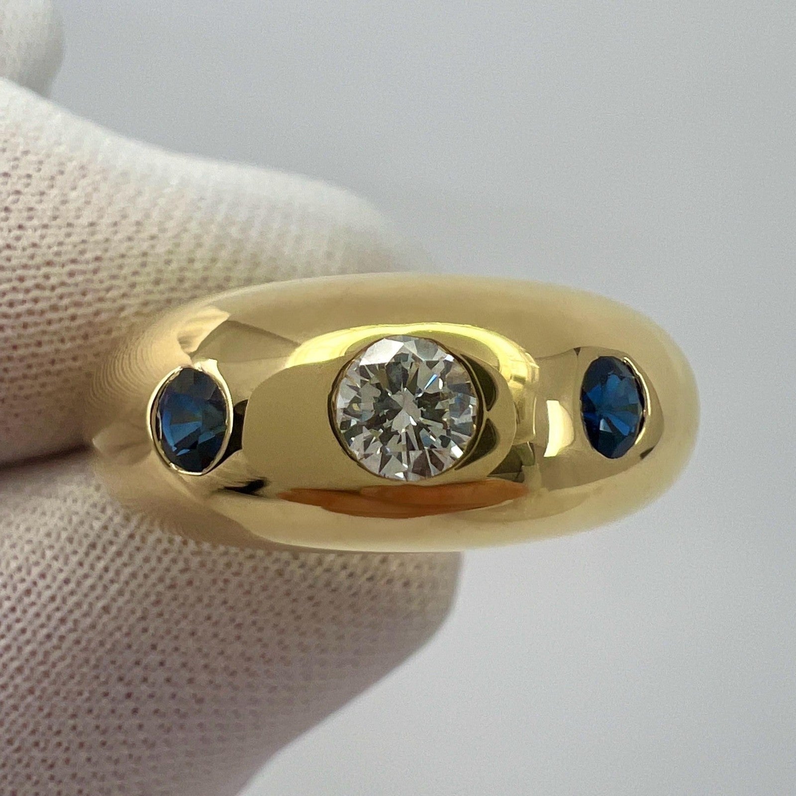 Cartier Diamond And Blue Sapphire 18k Yellow Gold Three Stone Dome Daphne Ring — view 5