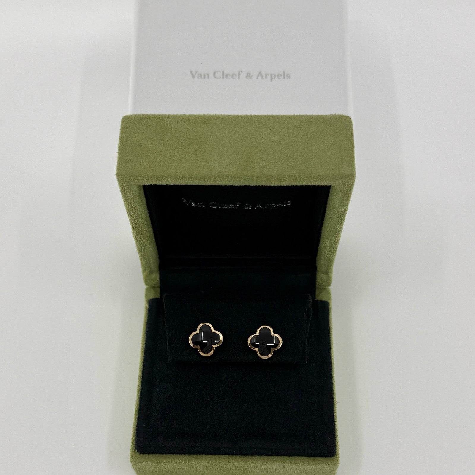 Van Cleef & Arpels Pure Alhambra Onyx Flower 18ct Yellow Gold Stud Earrings — view 2