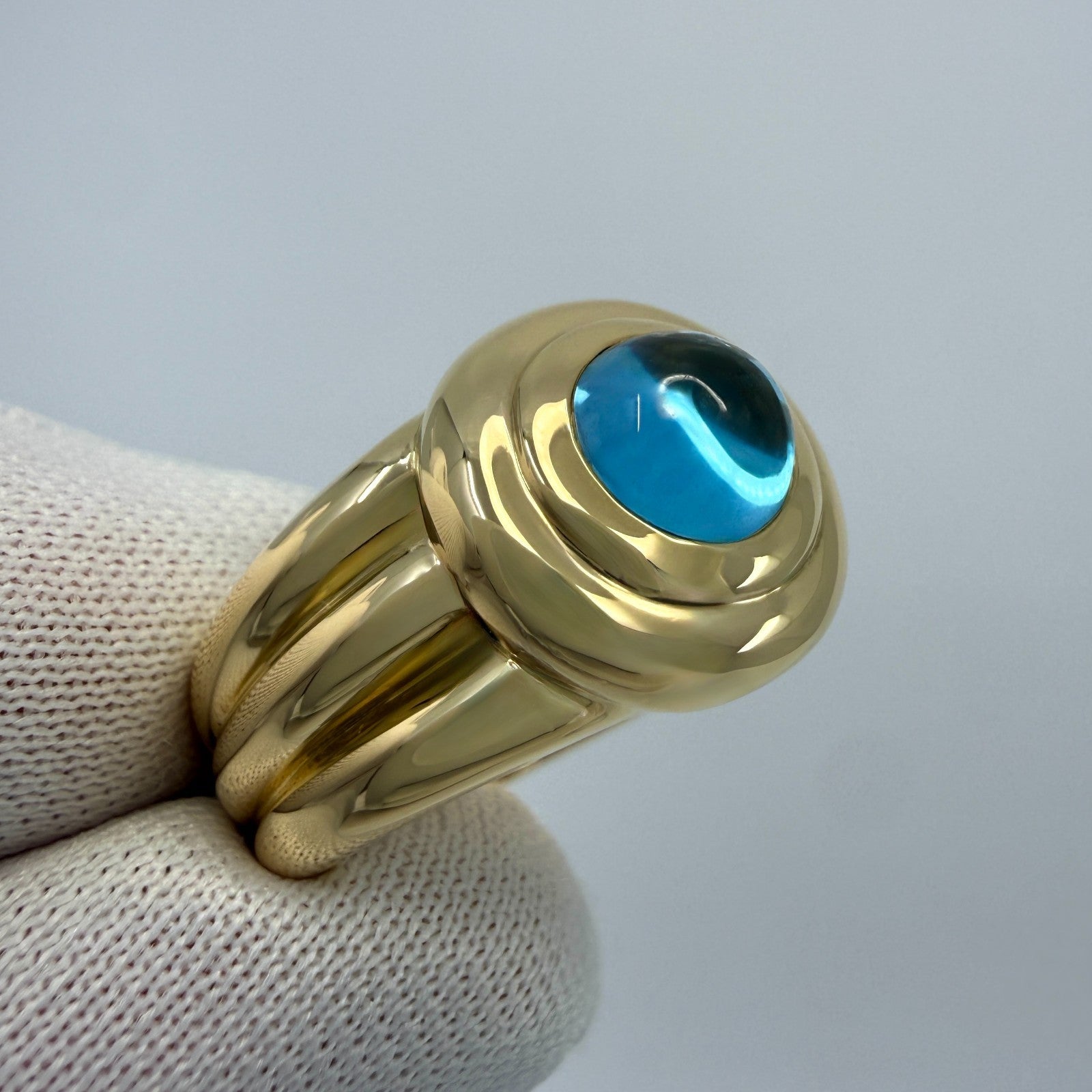 Rare Vintage Van Cleef & Arpels Blue Topaz 18ct Gold Signet Bezel Rubover Ring — view 4