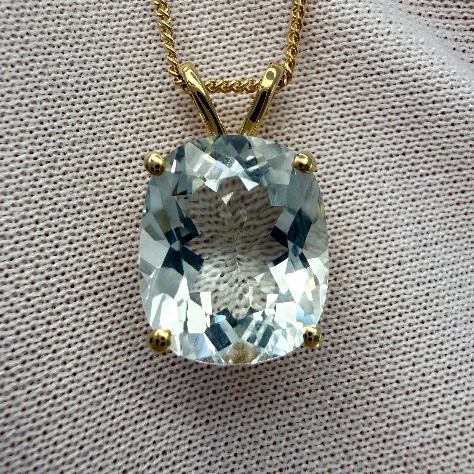 5.00ct Blue Aquamarine Cushion Cut 18k Yellow Gold Solitaire Pendant Necklace — view 4