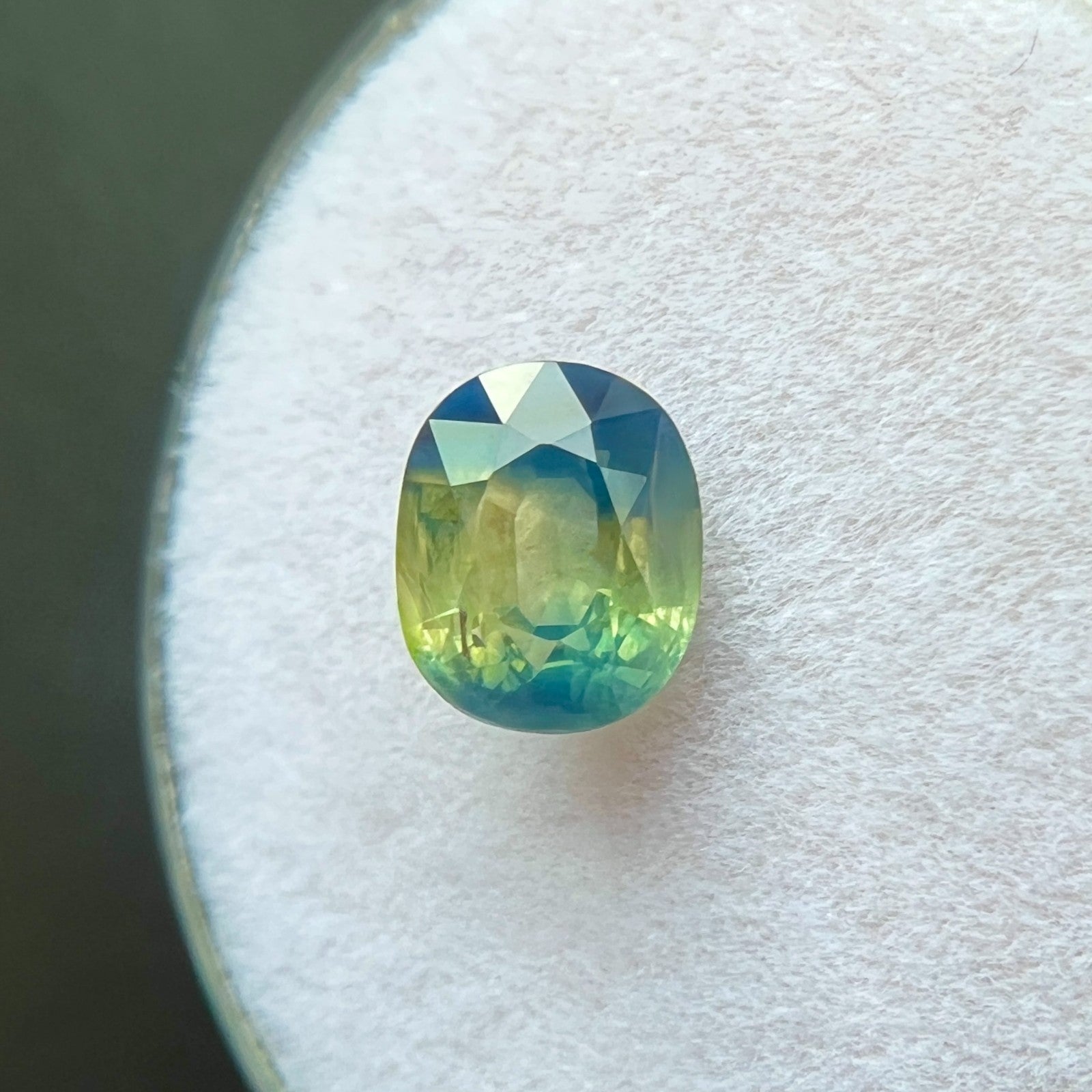 Unique GIA CERTIFIED Australian Parti Colour Sapphire 1.39ct Yellow Blue Oval — view 3