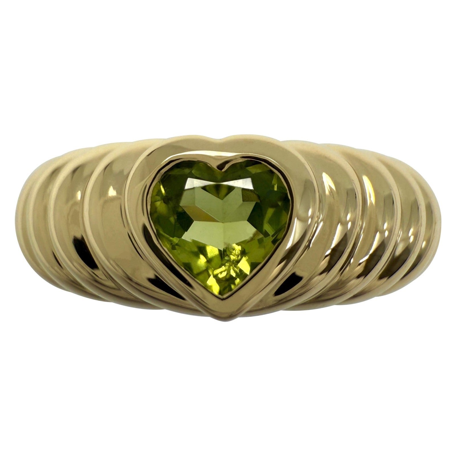 Fine Tiffany & Co. Vivid Green Peridot Heart Cut 18k Yellow Gold Band Ring US4.5