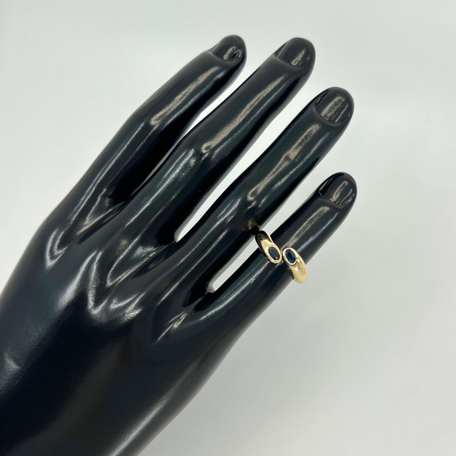Cartier Deep Blue Sapphire Oval Cut Ellipse 18k Gold Bypass Split Ring EU52 — view 5