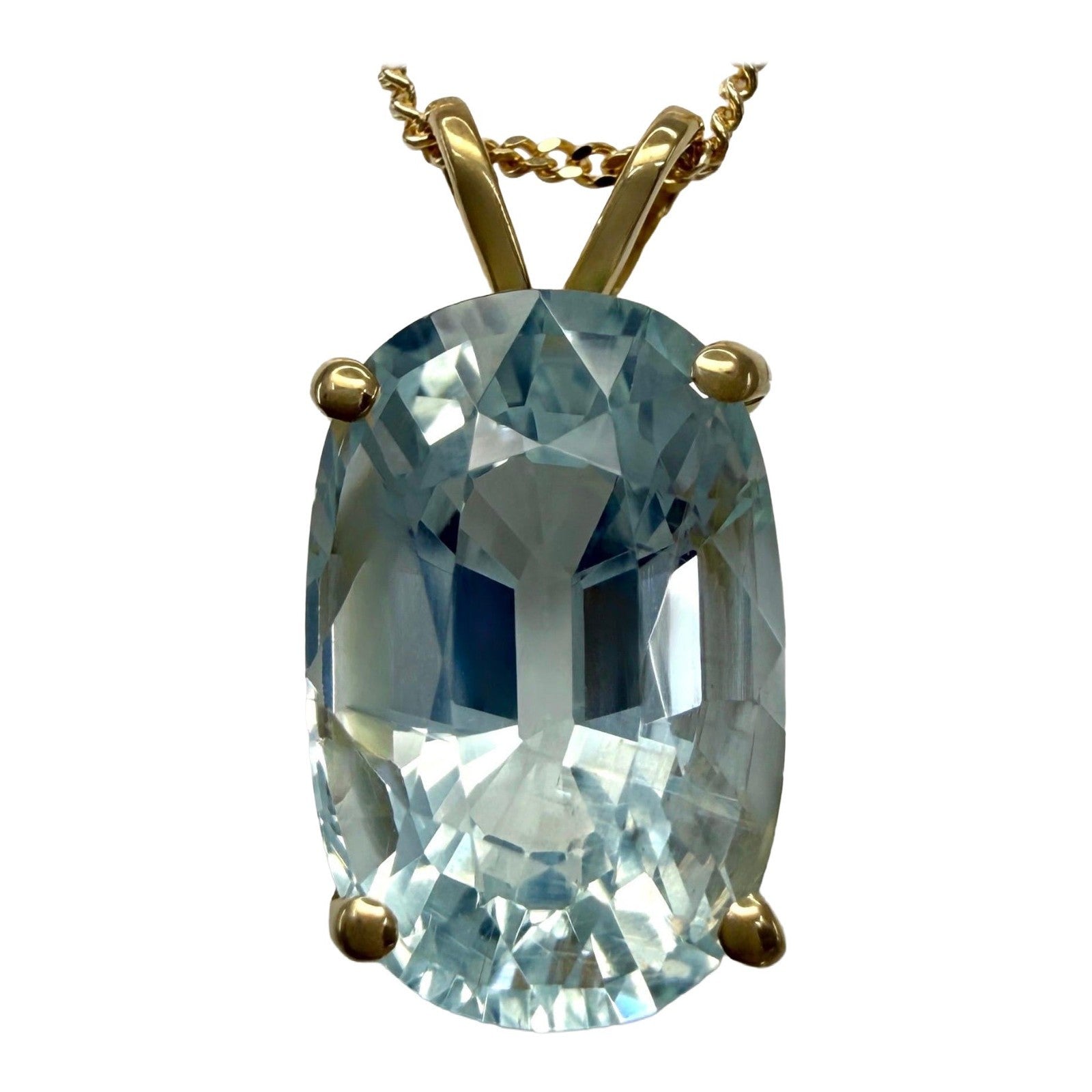 6.15ct Light Blue Aquamarine Oval Cut 18k Yellow Gold Solitaire Pendant Necklace