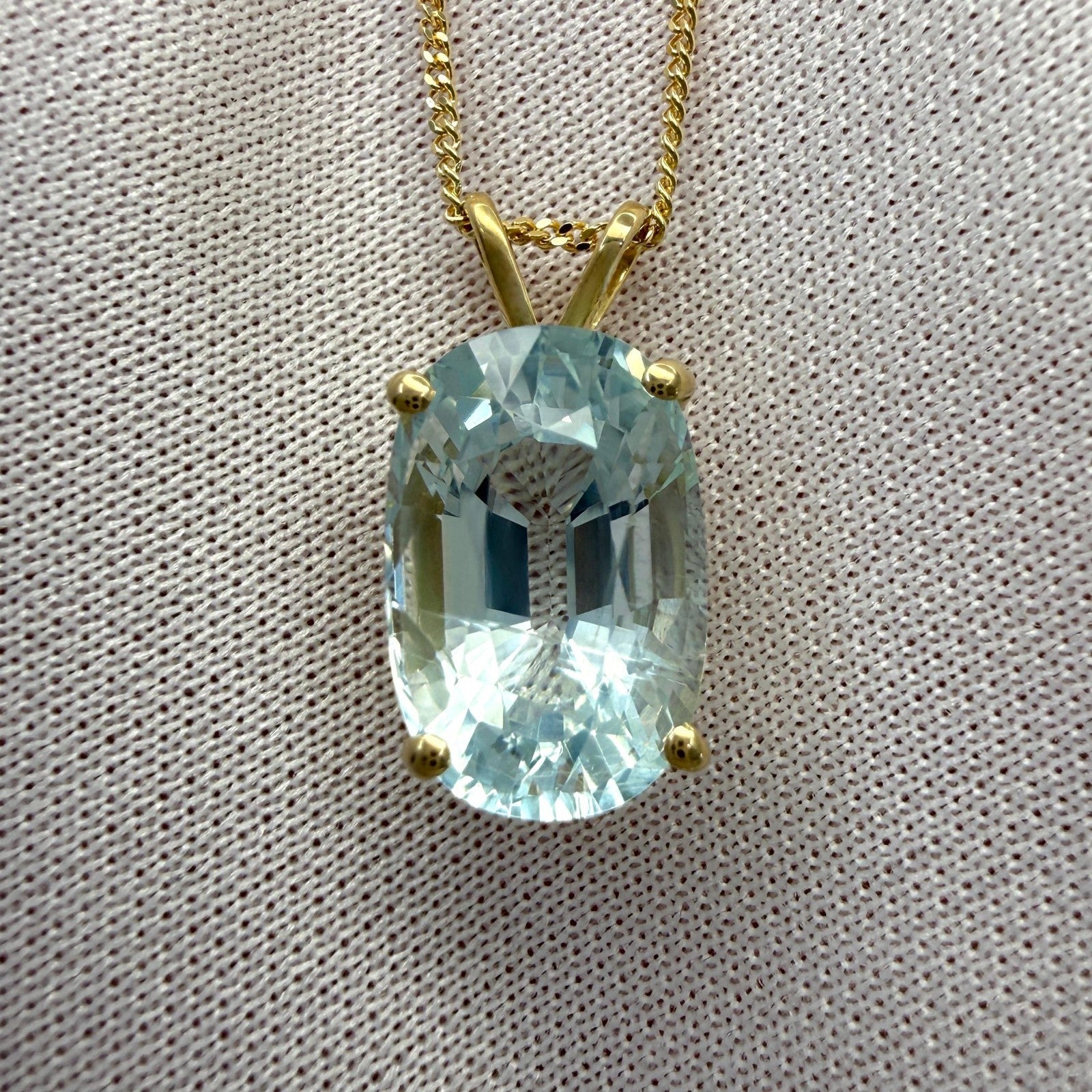 6.15ct Light Blue Aquamarine Oval Cut 18k Yellow Gold Solitaire Pendant Necklace — view 5