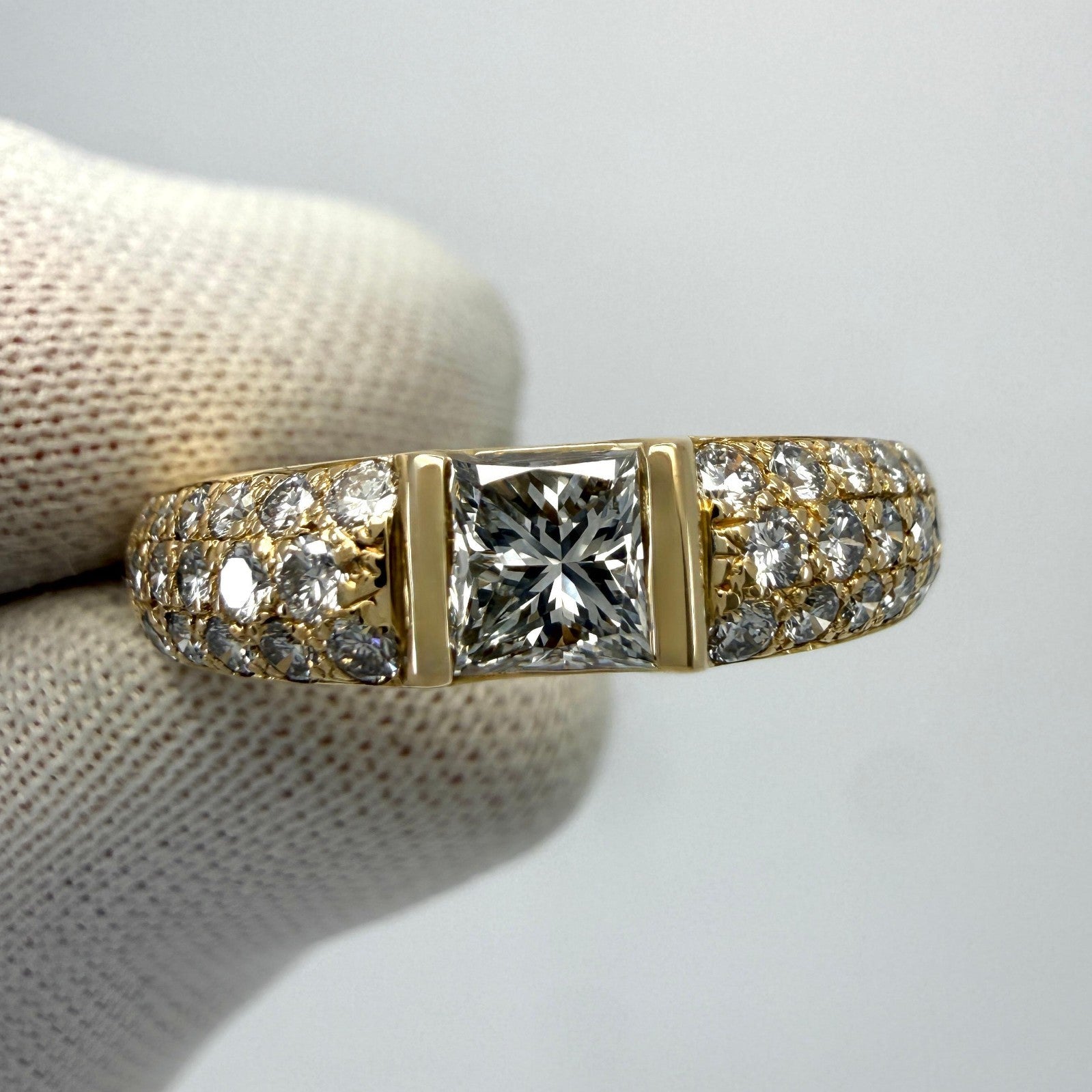 Rare Vintage Van Cleef & Arpels Princess Cut Diamond 18k Yellow Gold Band Ring — view 3
