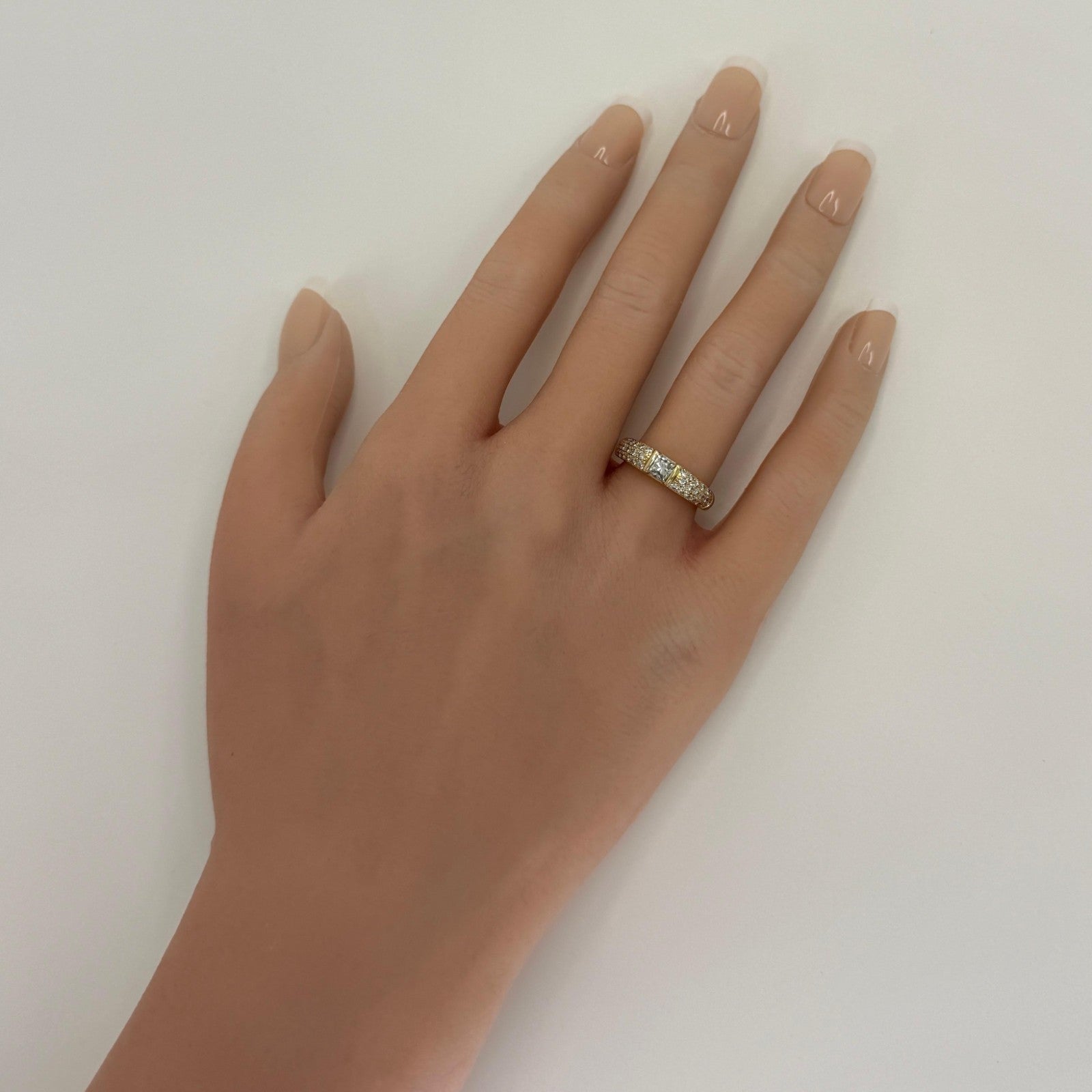 Rare Vintage Van Cleef & Arpels Princess Cut Diamond 18k Yellow Gold Band Ring — view 4