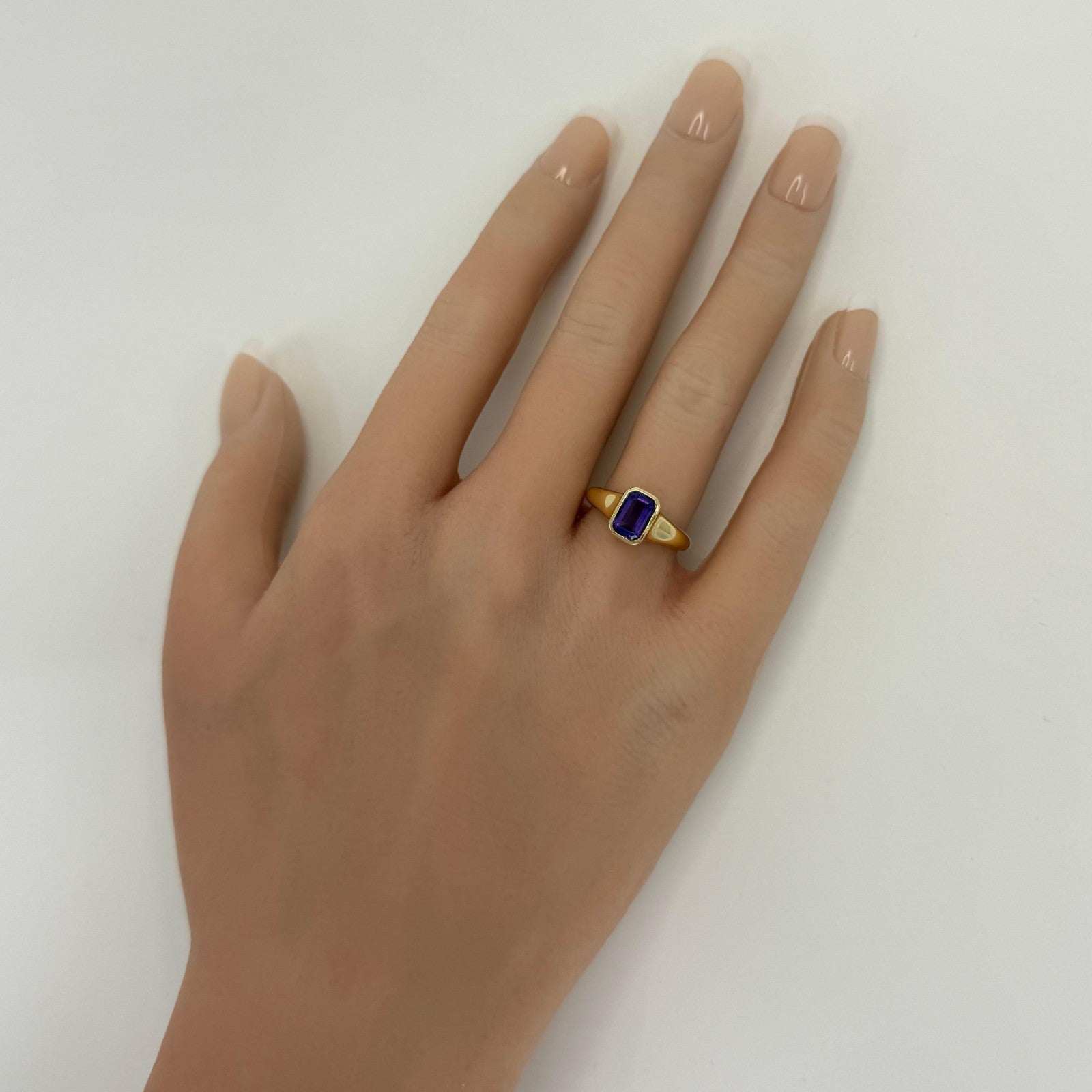 Rare Bvlgari Amethyst Emerald Cut 18k Yellow Gold Signet Bezel Rubover Ring — view 4