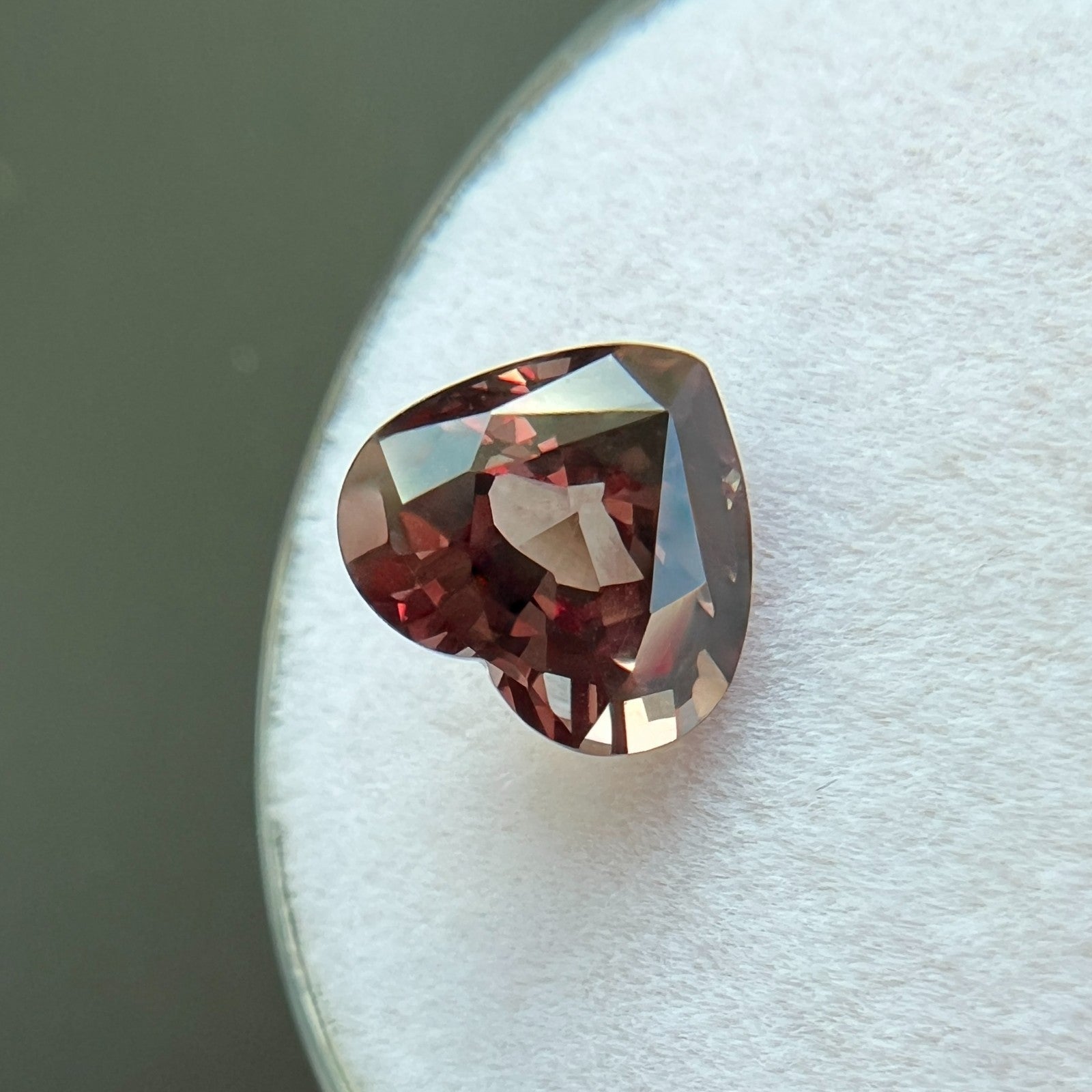 GIA CERTIFIED 2.29ct NATURAL Colour Change Garnet NATURAL Heart Cut RARE Gem — view 3