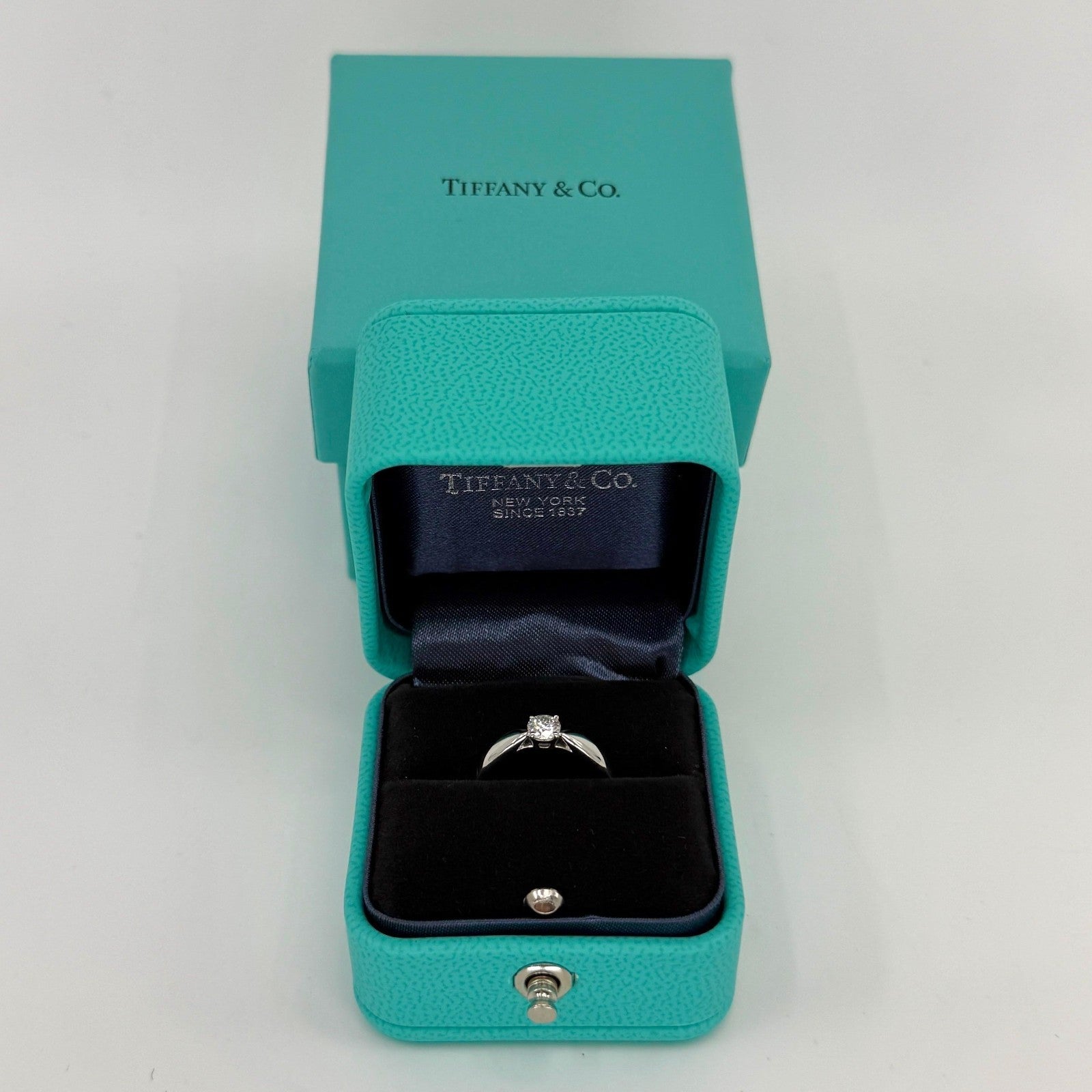 Certified Tiffany & Co Round Cut Diamond 0.25ct H VVS1 Platinum Solitaire Ring — view 2