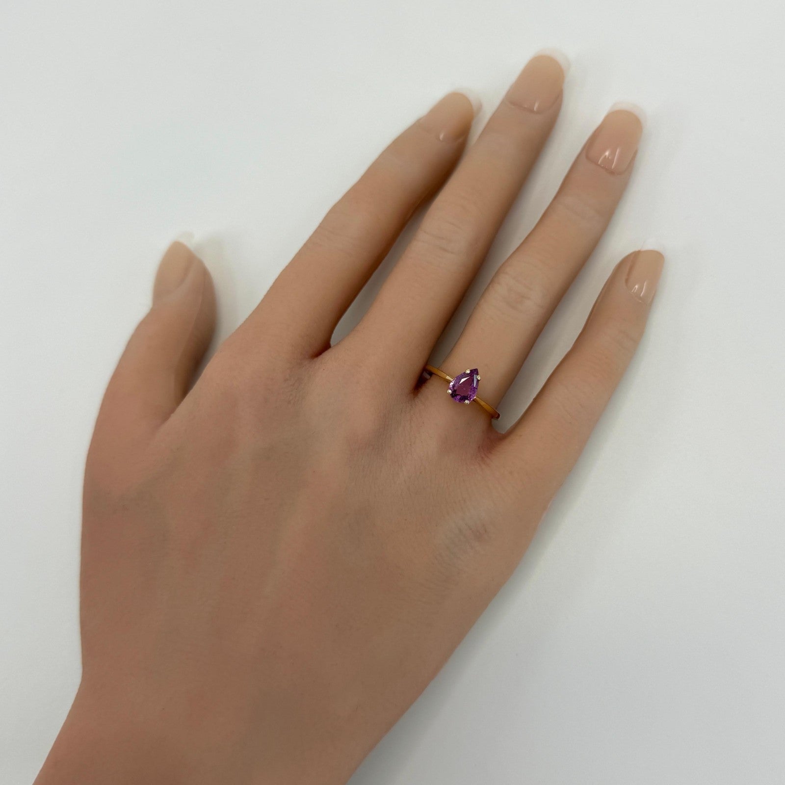 1.07ct IGI Certified Pink Sapphire Untreated Yellow Gold Pear Cut Solitaire Ring — view 4