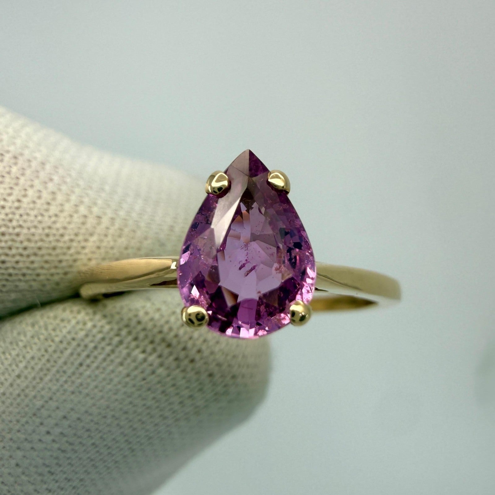 1.07ct IGI Certified Pink Sapphire Untreated Yellow Gold Pear Cut Solitaire Ring — view 5