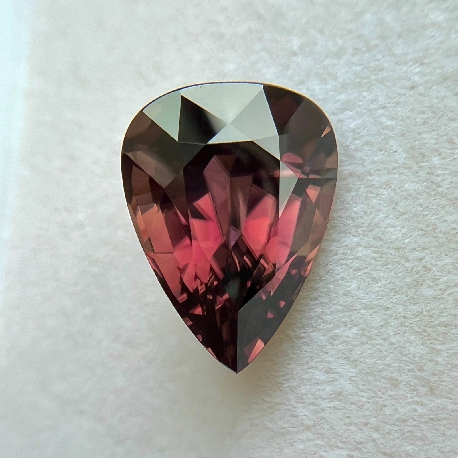 15.93ct GIA CERTIFIED NATURAL Zircon Brown Pink UNTREATED Pear Cut RARE Gemstone — view 3