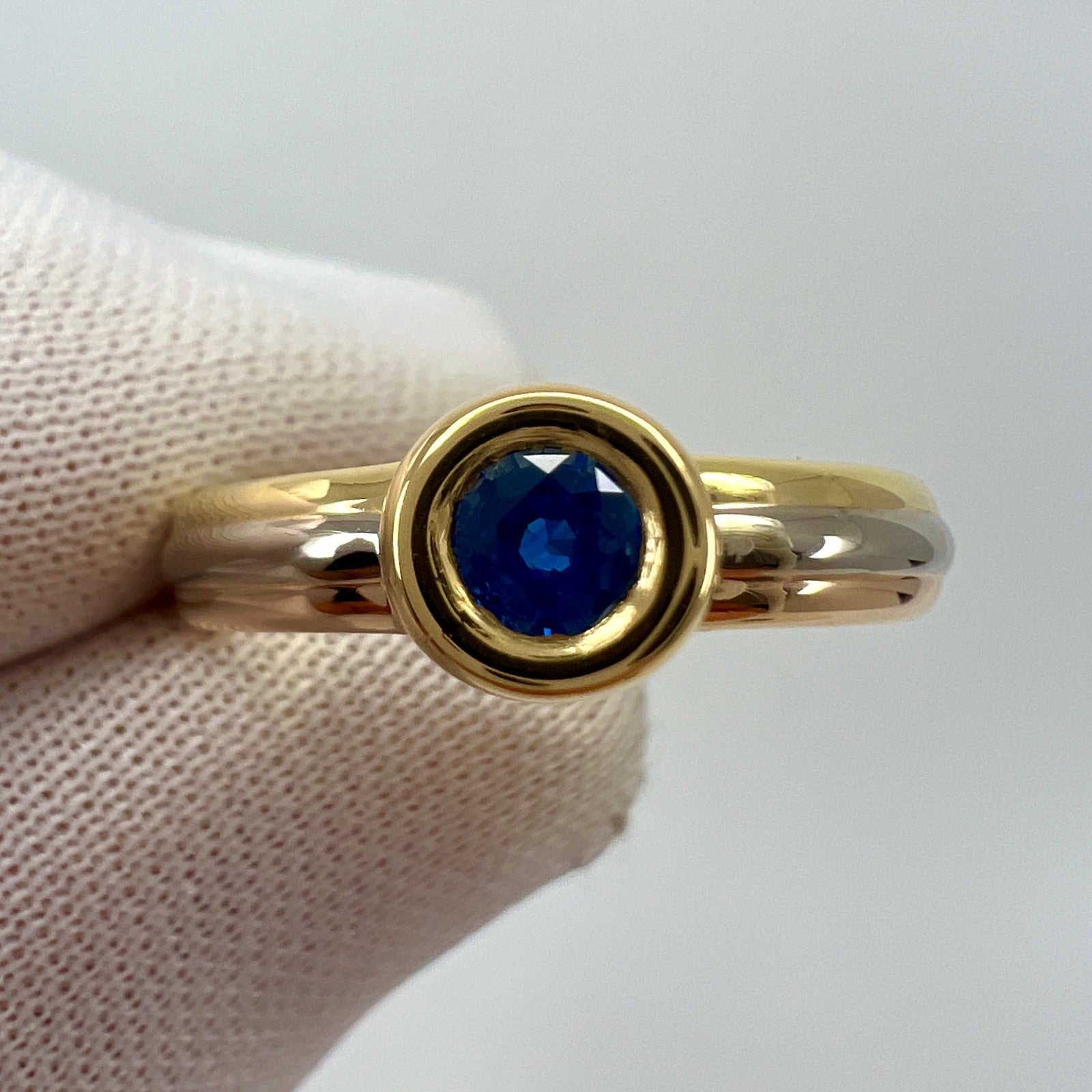 Vintage Cartier Blue Sapphire Round 18k Tricolour Multi Tone Gold Solitaire Ring — view 2