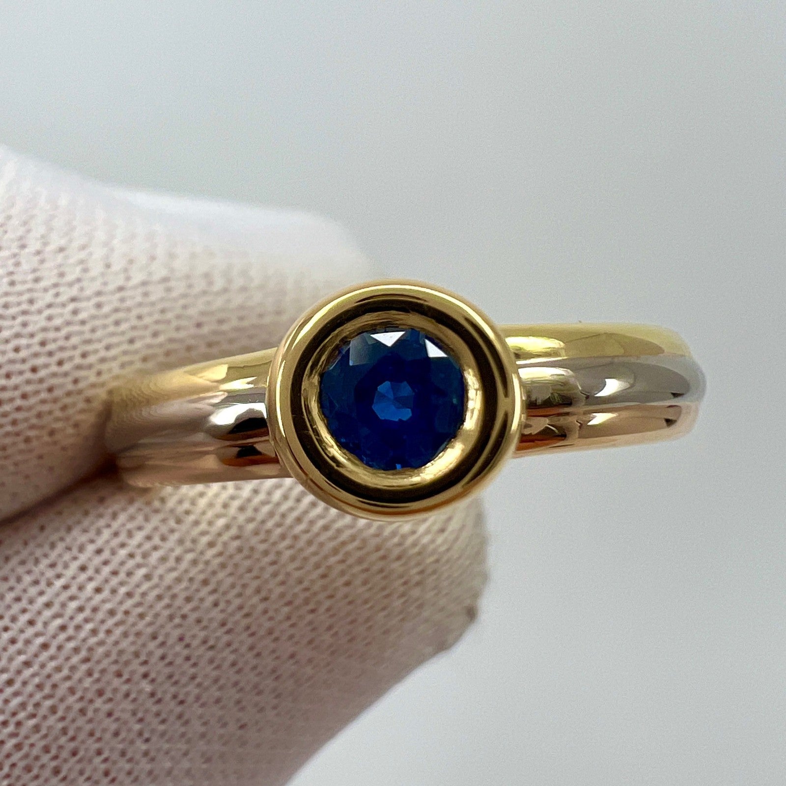 Vintage Cartier Blue Sapphire Round 18k Tricolour Multi Tone Gold Solitaire Ring — view 3