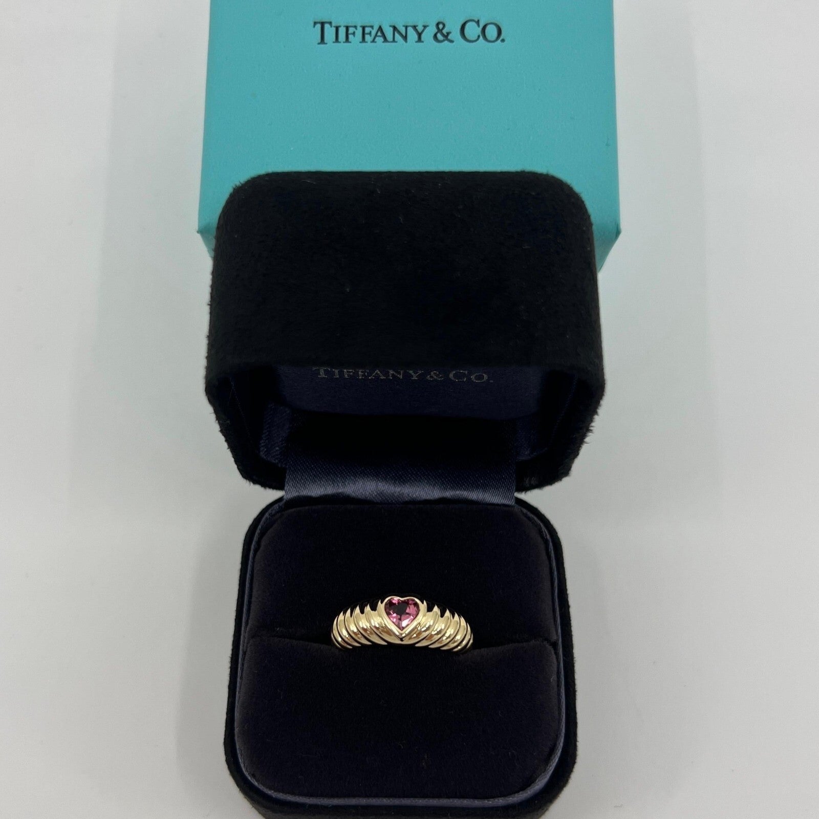 Vintage Tiffany & Co Vivid Pink Tourmaline Heart Cut 18k Yellow Gold Band Ring — view 2