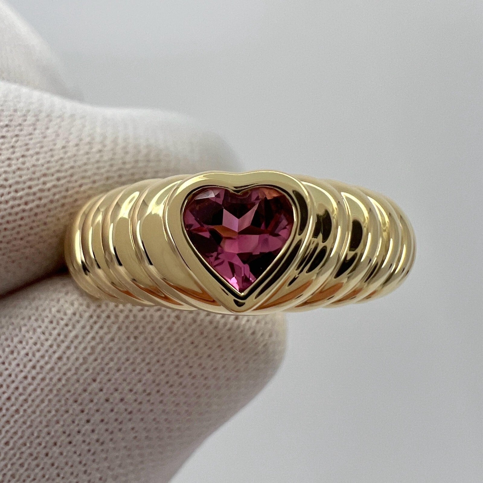Vintage Tiffany & Co Vivid Pink Tourmaline Heart Cut 18k Yellow Gold Band Ring — view 4