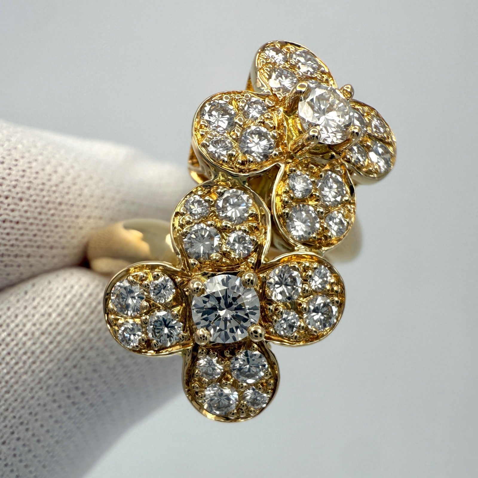 Rare Vintage Van Cleef & Arpels Diamond Double Trefle 18k Gold Flower Ring 51 — view 3