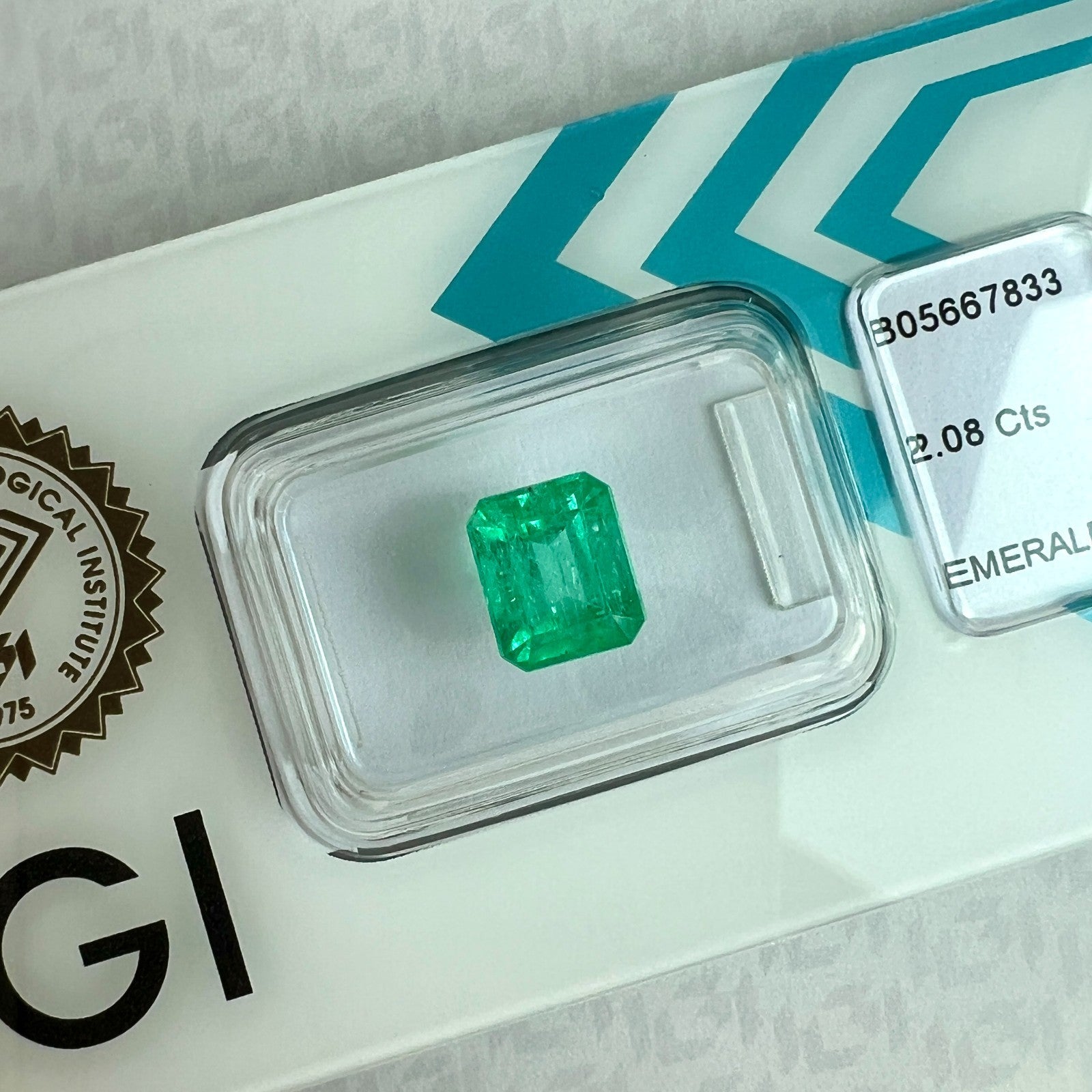 2.08ct IGI CERTIFIED Natural COLOMBIAN Emerald VIVID Green OCATGON Cut RARE Gem