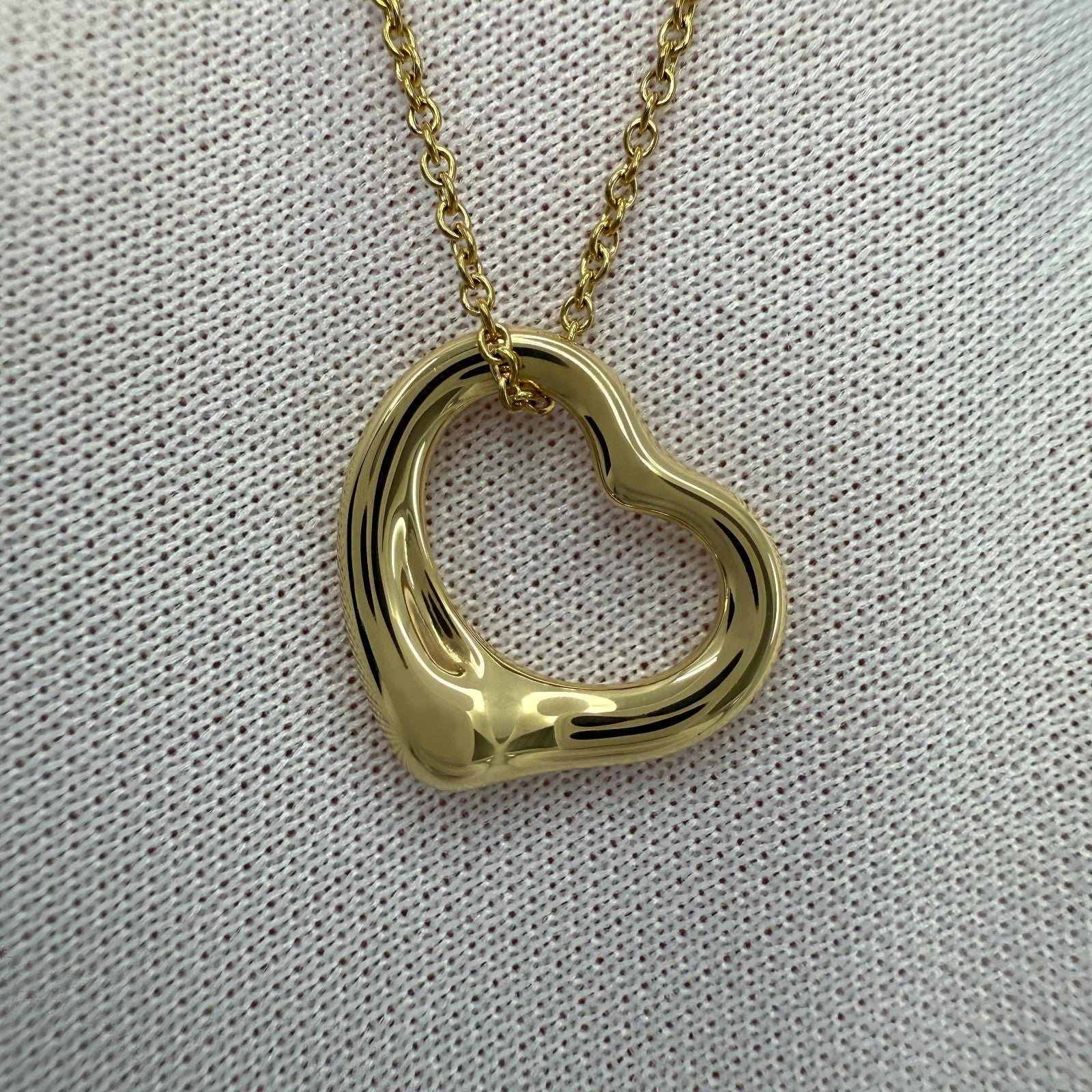 Vintage Tiffany & Co. Elsa Peretti Open Heart 18k Gold Pendant Necklace 15mm — view 3