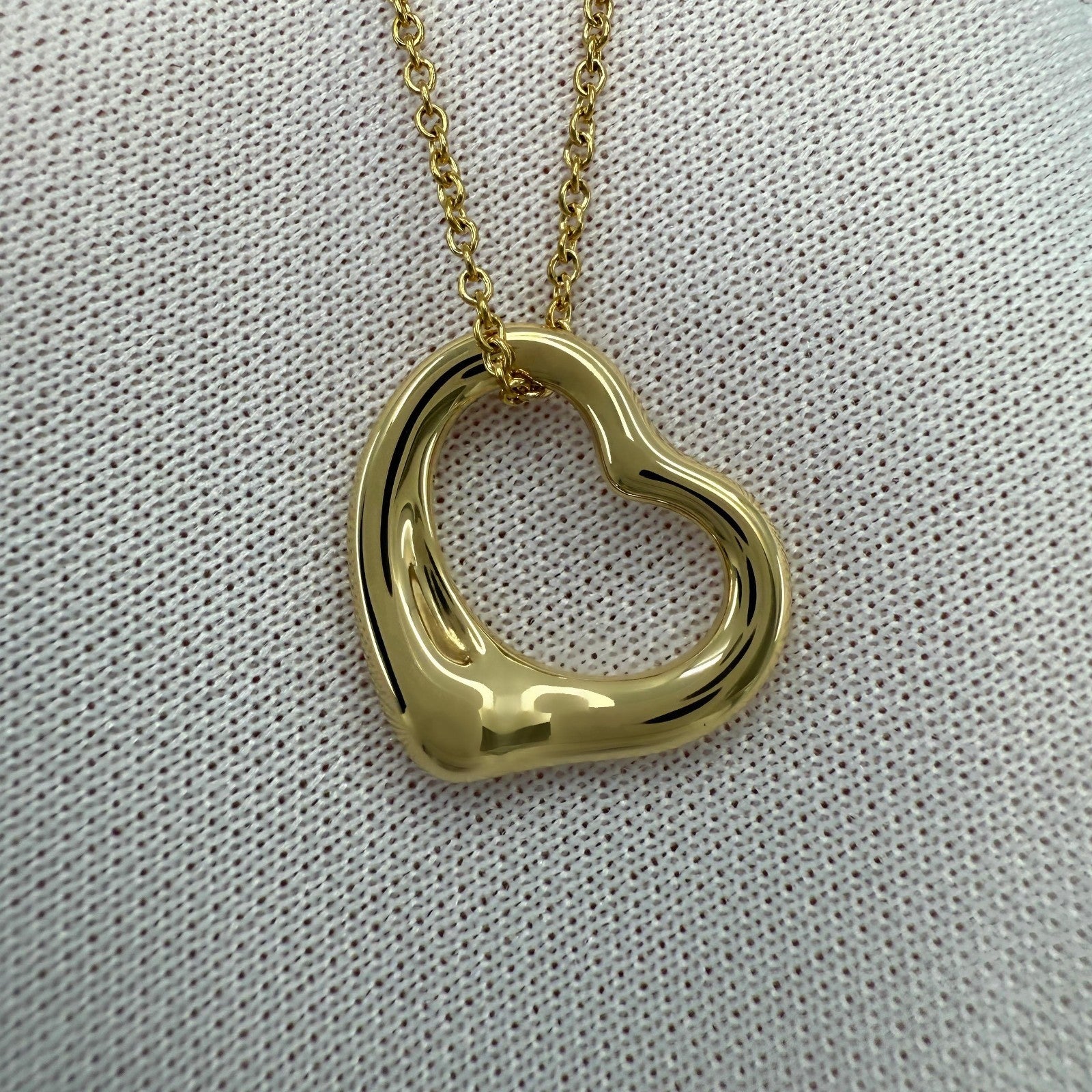 Vintage Tiffany & Co. Elsa Peretti Open Heart 18k Gold Pendant Necklace 15mm — view 5