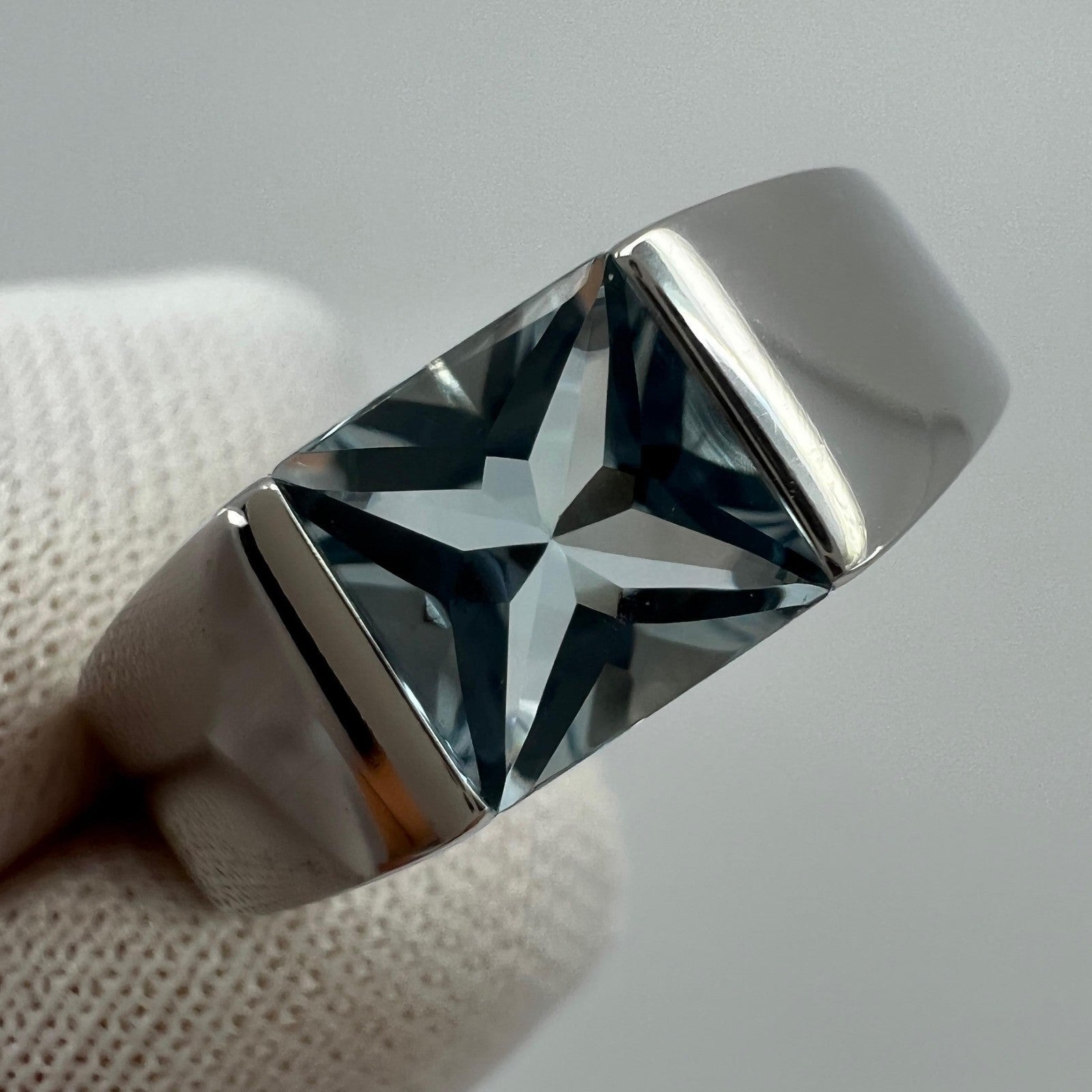 Vintage Cartier Blue Aquamarine Square Cushion Cut 18k White Gold Tank Ring 51 L — view 4