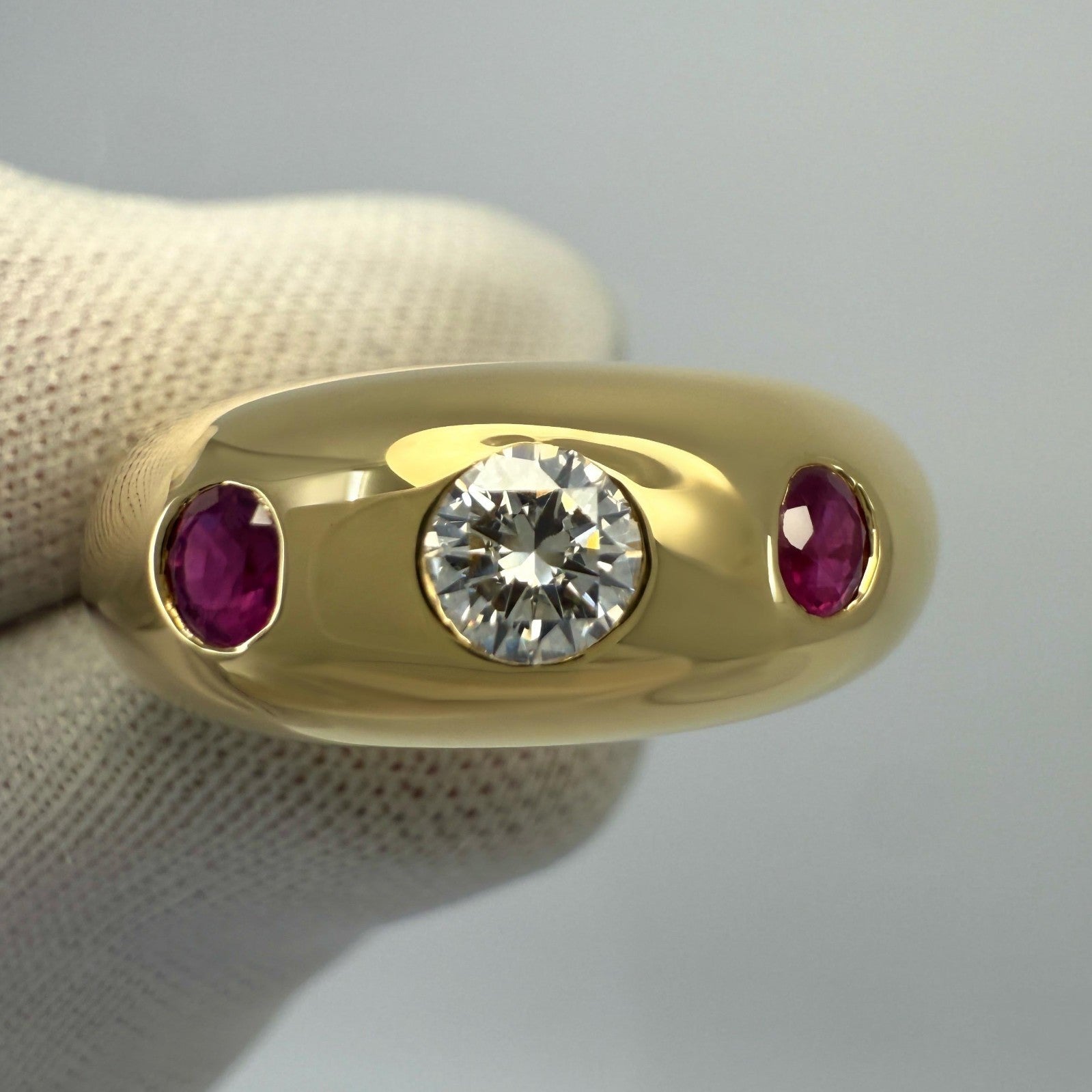 Vintage Cartier Diamond Ruby Daphne 18k Yellow Gold Three Stone Domed Ring EU52 — view 3