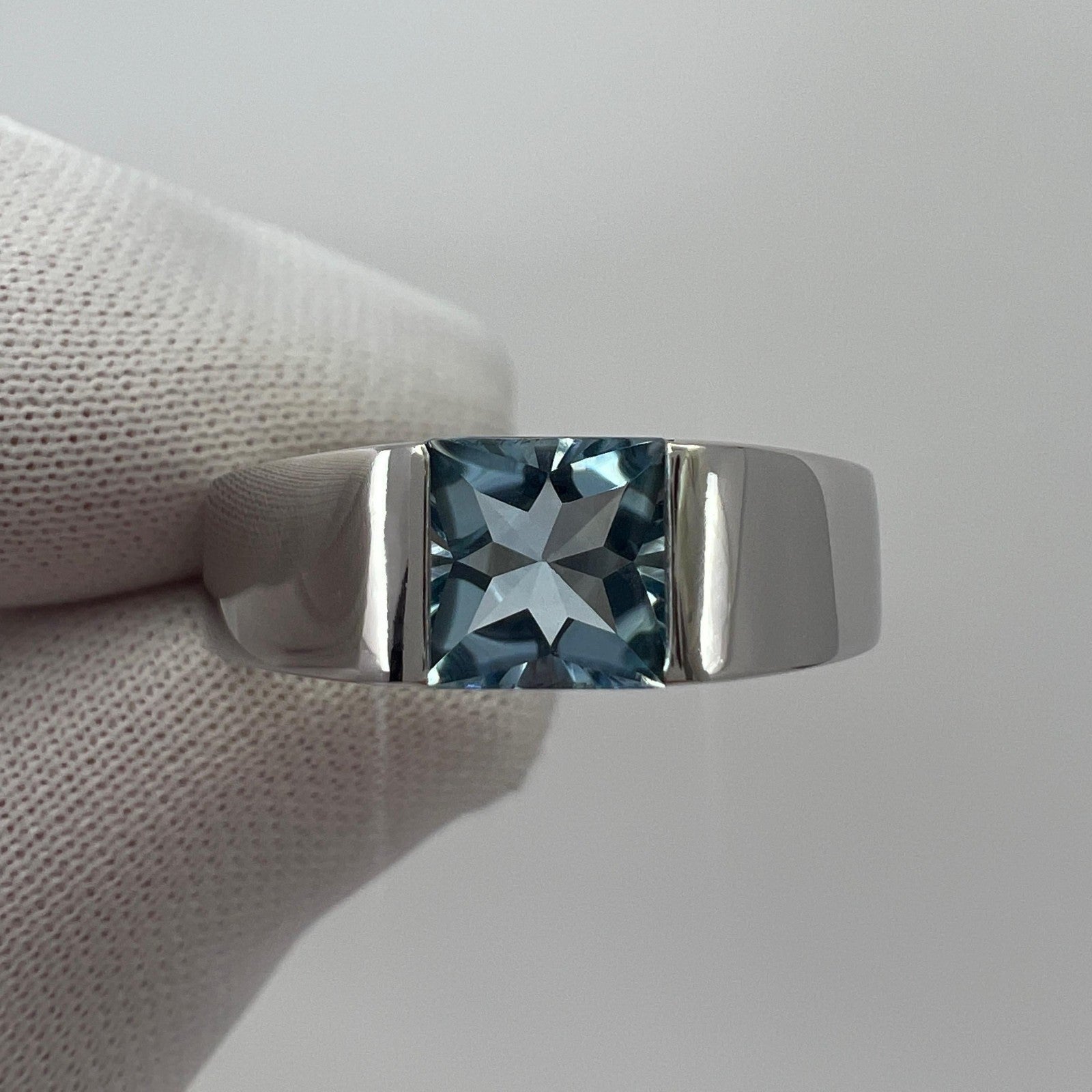 Vintage Cartier Vivid Blue Aquamarine Square Cushion 18k White Gold Tank Ring 53 — view 5