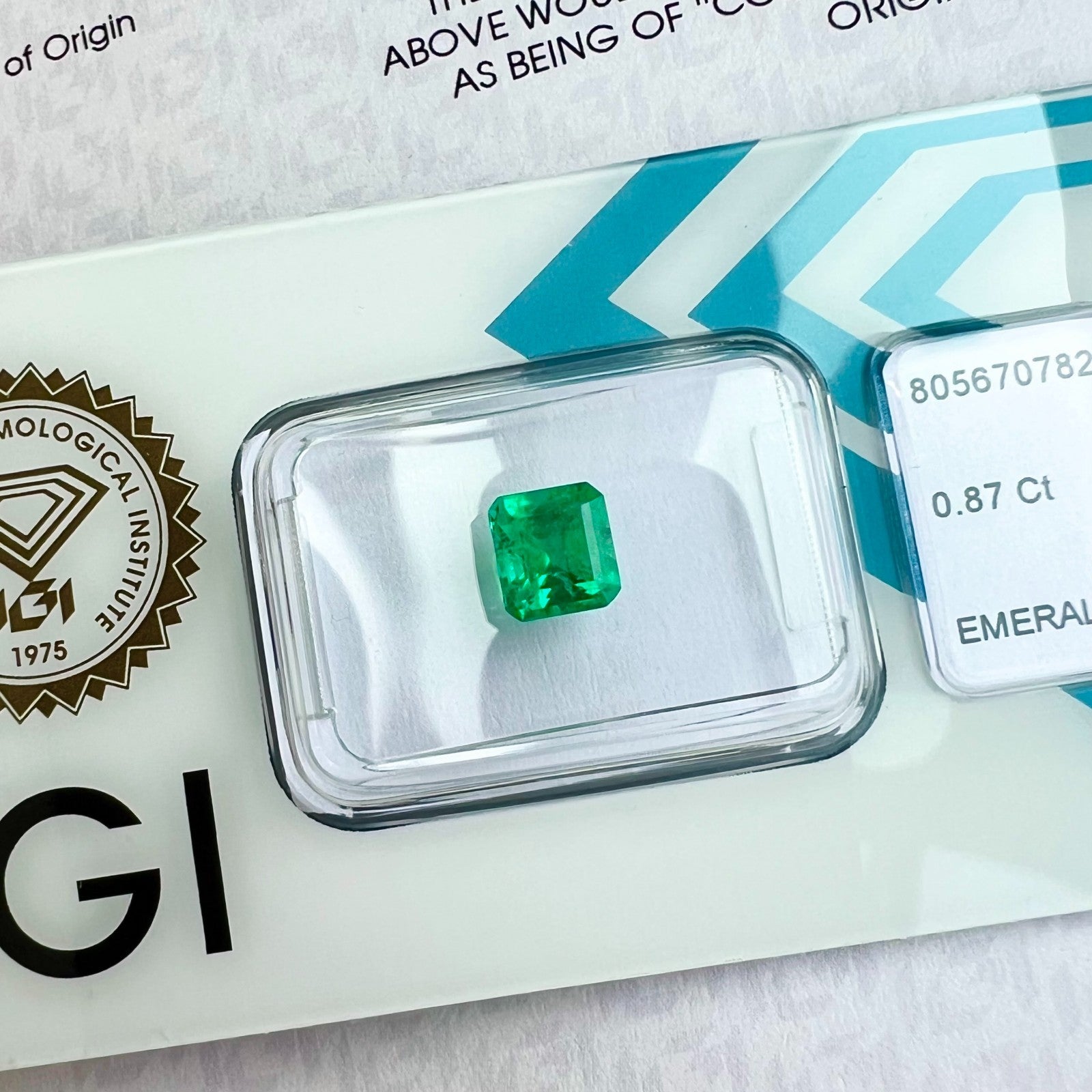 FINE IGI CERTIFIED Natural COLOMBIAN Emerald VIVID Green 0.87ct OCATGON Cut RARE — view 1