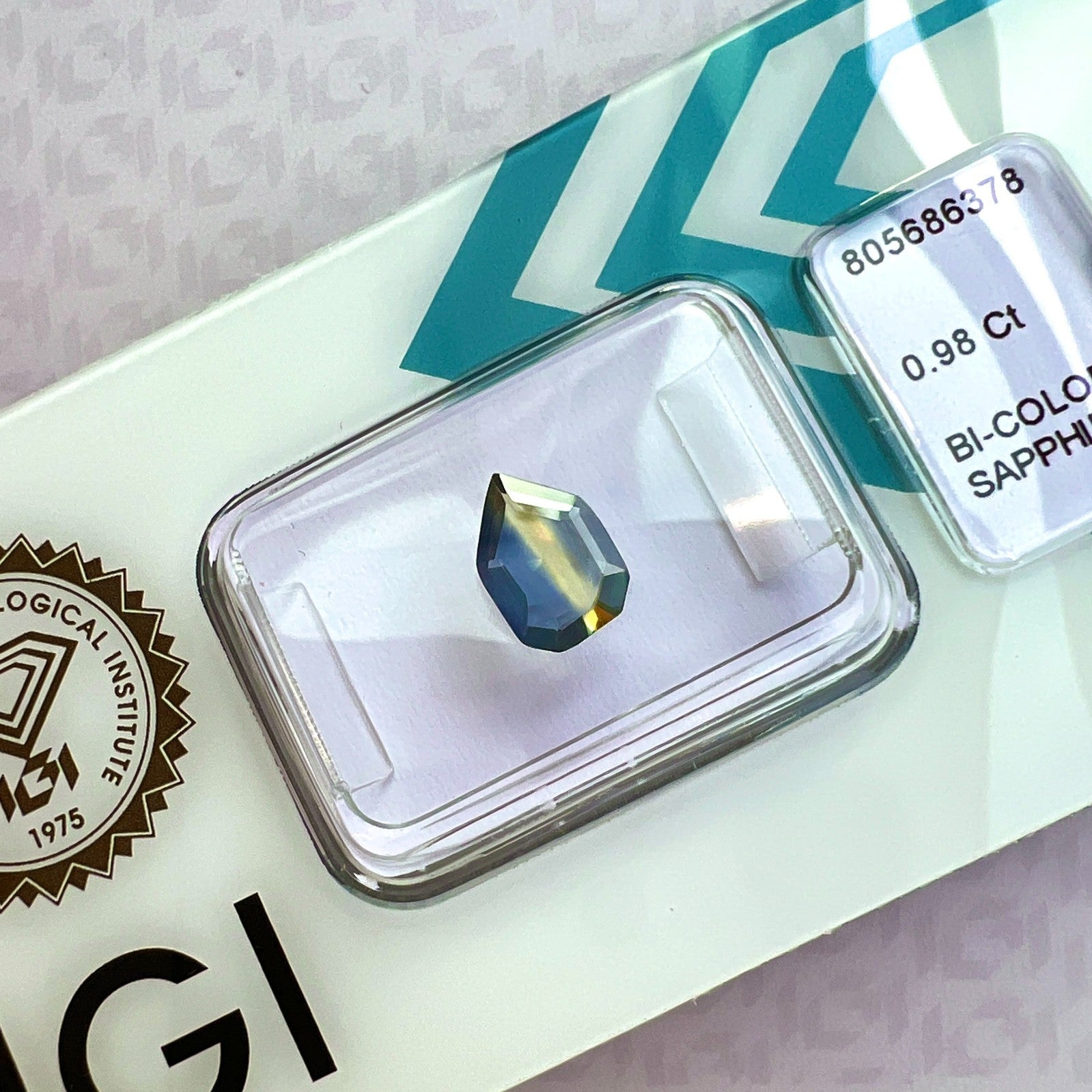 Unique IGI Certified Bi Colour Blue Yellow AUSTRALIAN Sapphire 0.98ct FANCY Cut