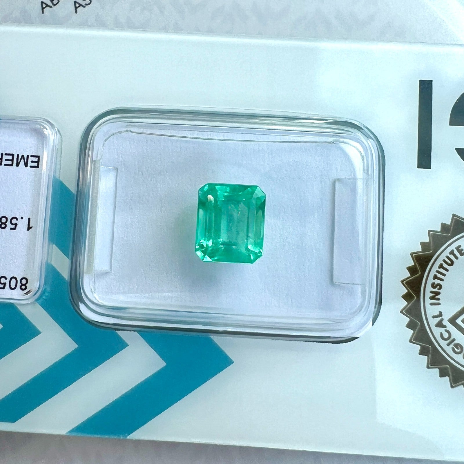 IGI CERTIFIED 1.58ct COLOMBIAN Emerald Light Green Octagon Cut RARE Blister Gem — view 4