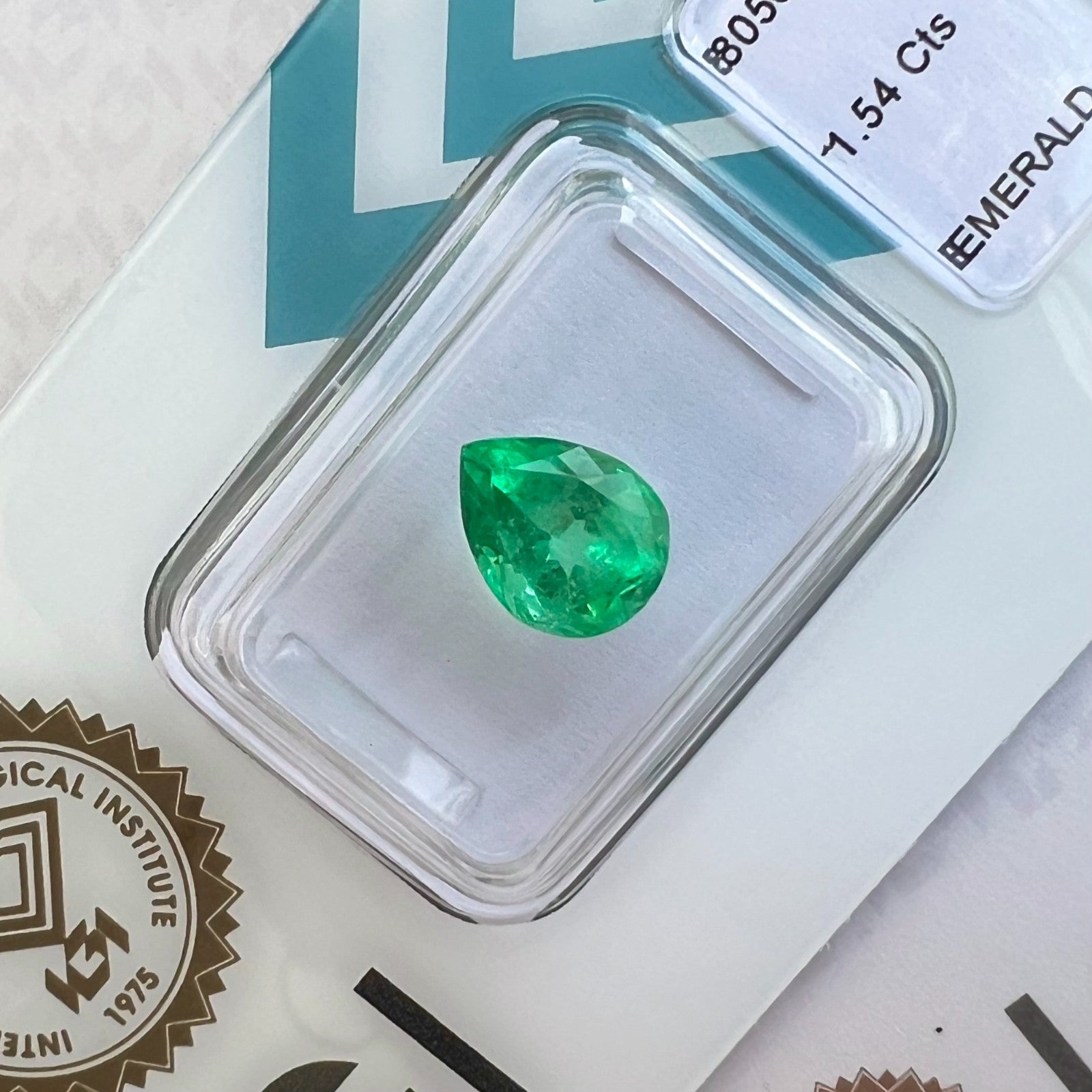 Fine IGI CERTIFIED 1.54ct COLOMBIAN Emerald Vivid Green Pear Cut Gem 8.8x6.9mm — view 4