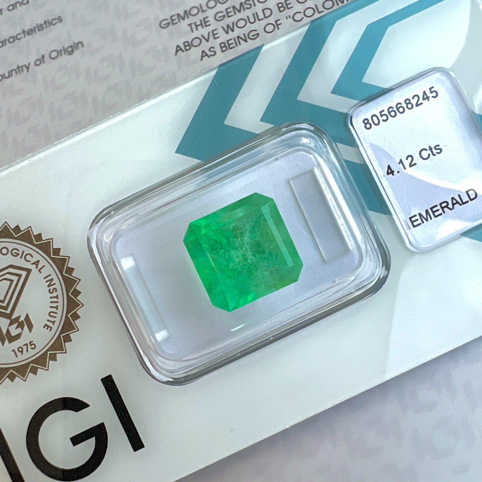 IGI CERTIFIED 4.12ct COLOMBIAN Emerald VIVID Blue Green Octagon Cut Gem — view 4
