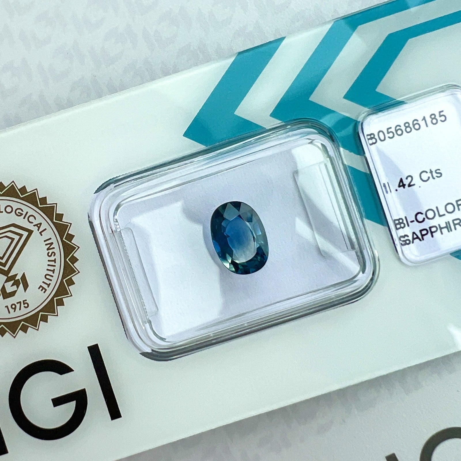Untreated IGI CERTIFIED Bi Colour Sapphire 1.42ct Blue Yellow AUSTRALIAN Oval — view 3