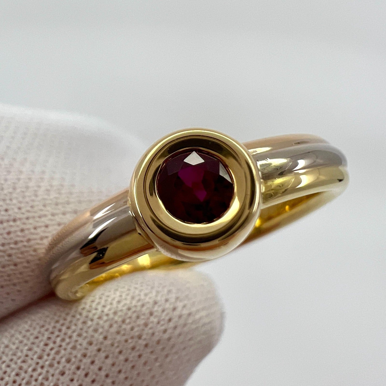 Vintage Cartier Vivid Ruby Round 18k Tricolour Multi Tone Gold Solitaire Ring 49 — view 3