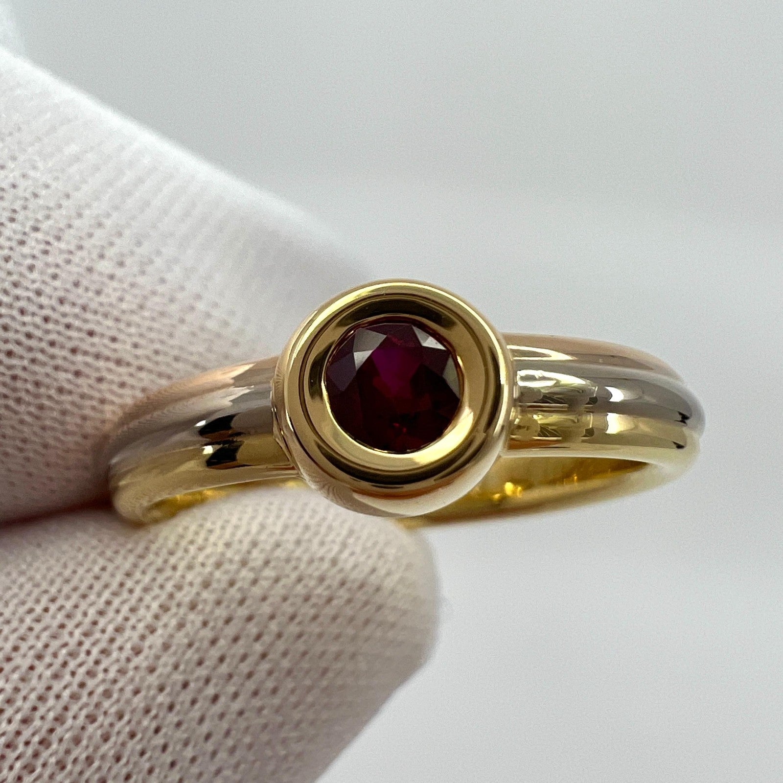 Vintage Cartier Vivid Ruby Round 18k Tricolour Multi Tone Gold Solitaire Ring 49 — view 4