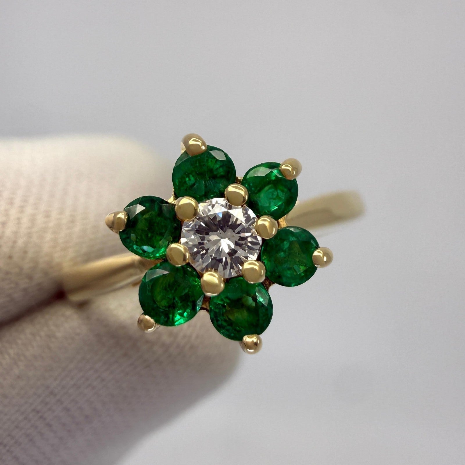 Vintage Tiffany & Co. Emerald And Diamond Flower 18k Yellow Gold Cluster Ring — view 2