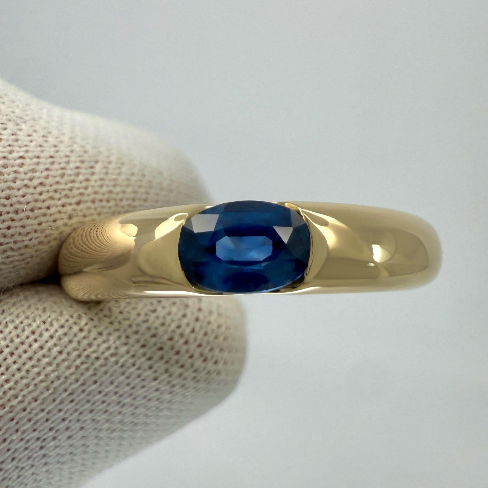 Vintage Cartier Vivid Blue Sapphire Oval Ellipse 18k Yellow Gold Solitaire Ring — view 5