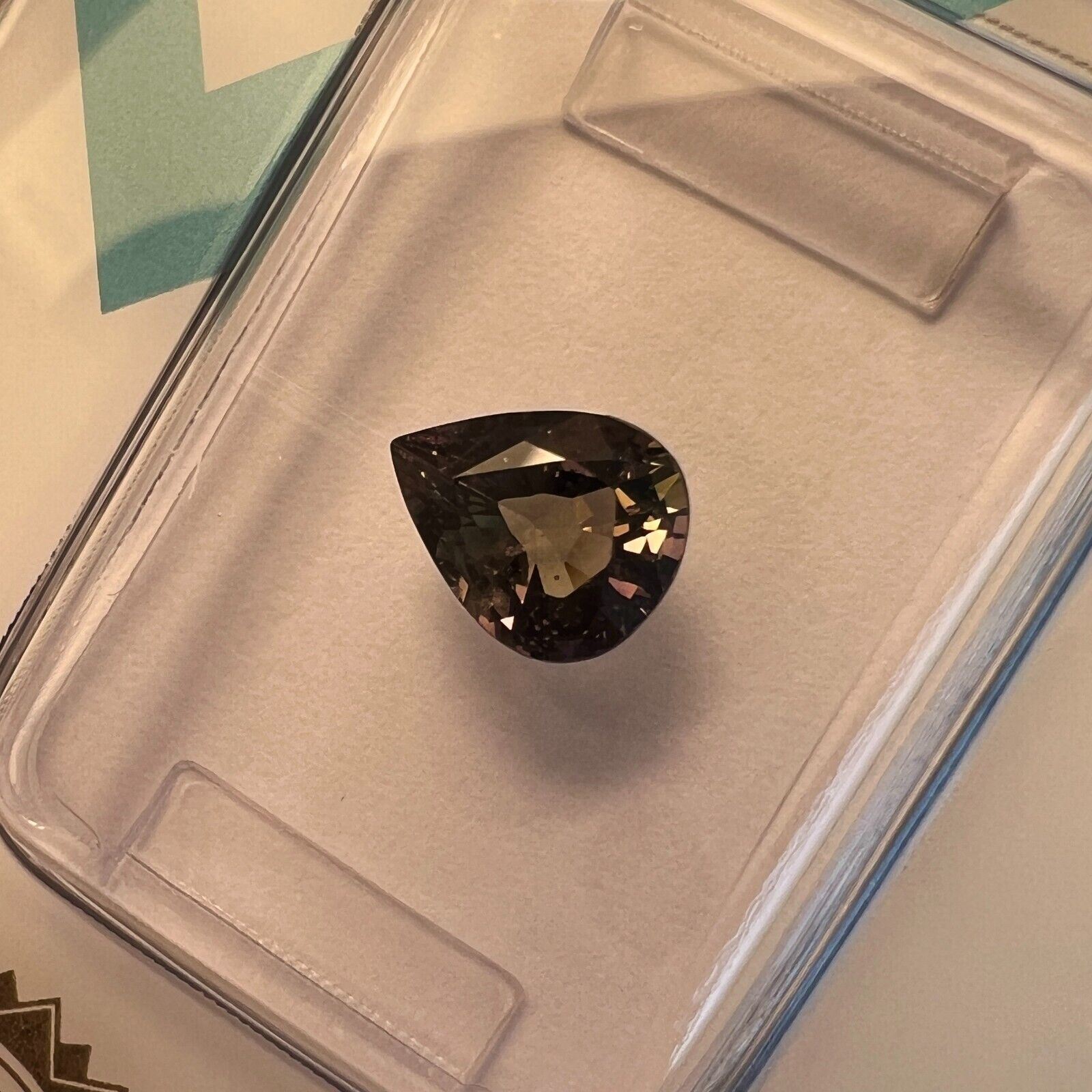 1.00ct UNIQUE Colour Change Sapphire Pear Cut Yellow Purple Blue IGI CERTIFIED — view 4