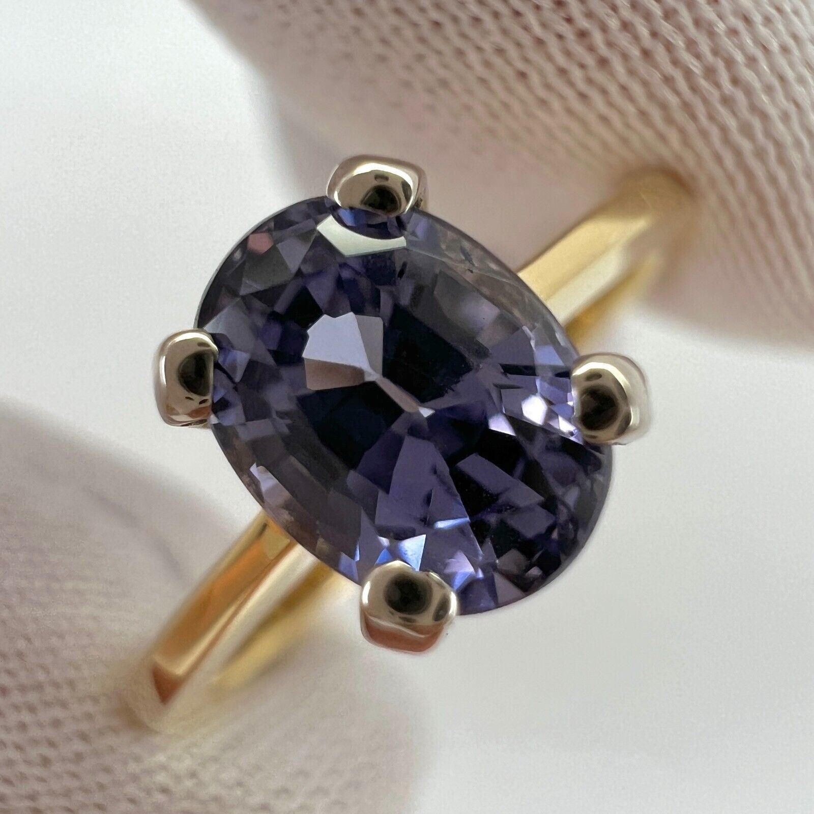 1.14 Carat Lilac Purple Spinel Oval Cut 18k Yellow & White Gold Solitaire Ring — view 2