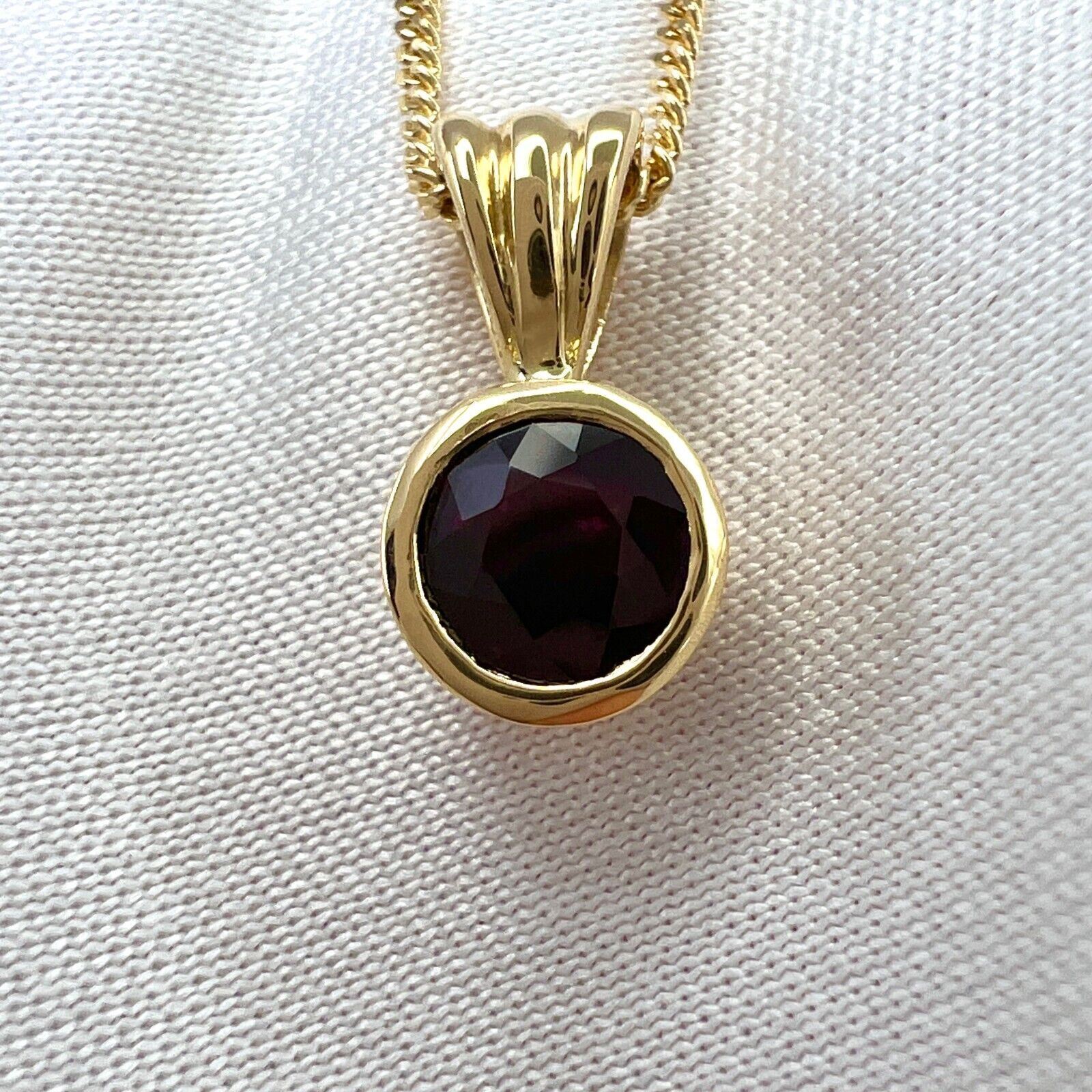 Natural Deep Red Ruby 0.51ct Round 18k Yellow Gold Solitaire Pendant Necklace — view 2